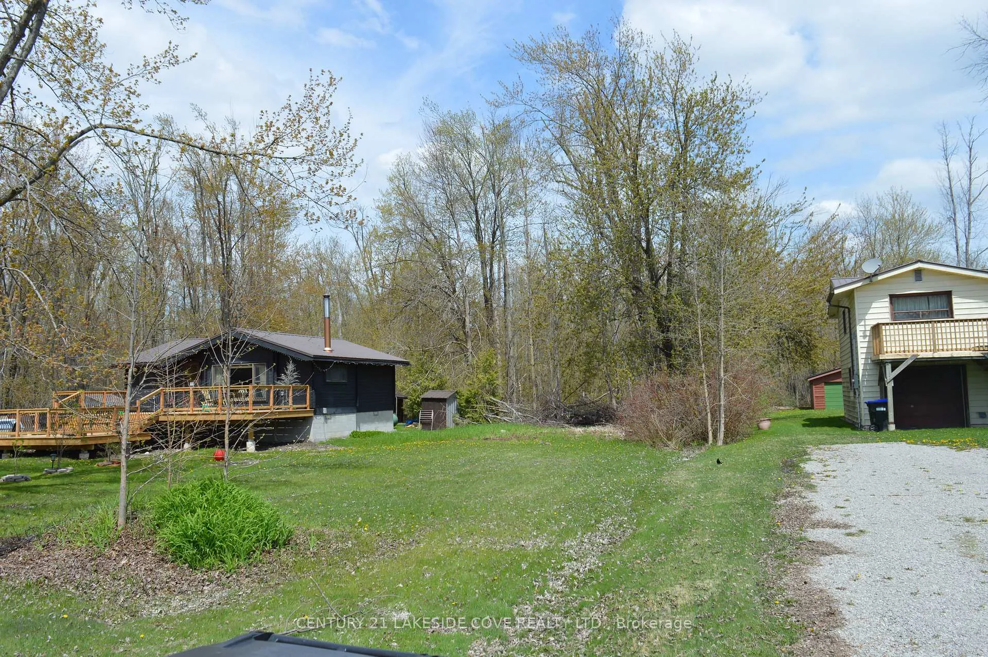 Photo 3 of 2689 Lakeshore Drive, Ramara, Brechin — HOMEH