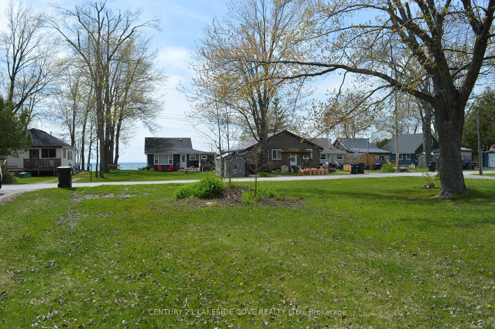 Photo 8 of 2689 Lakeshore Drive, Ramara, Brechin — HOMEH