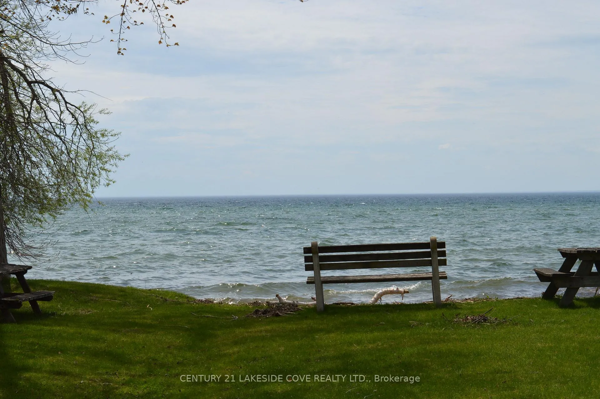 Photo 14 of 2689 Lakeshore Drive, Ramara, Brechin — HOMEH