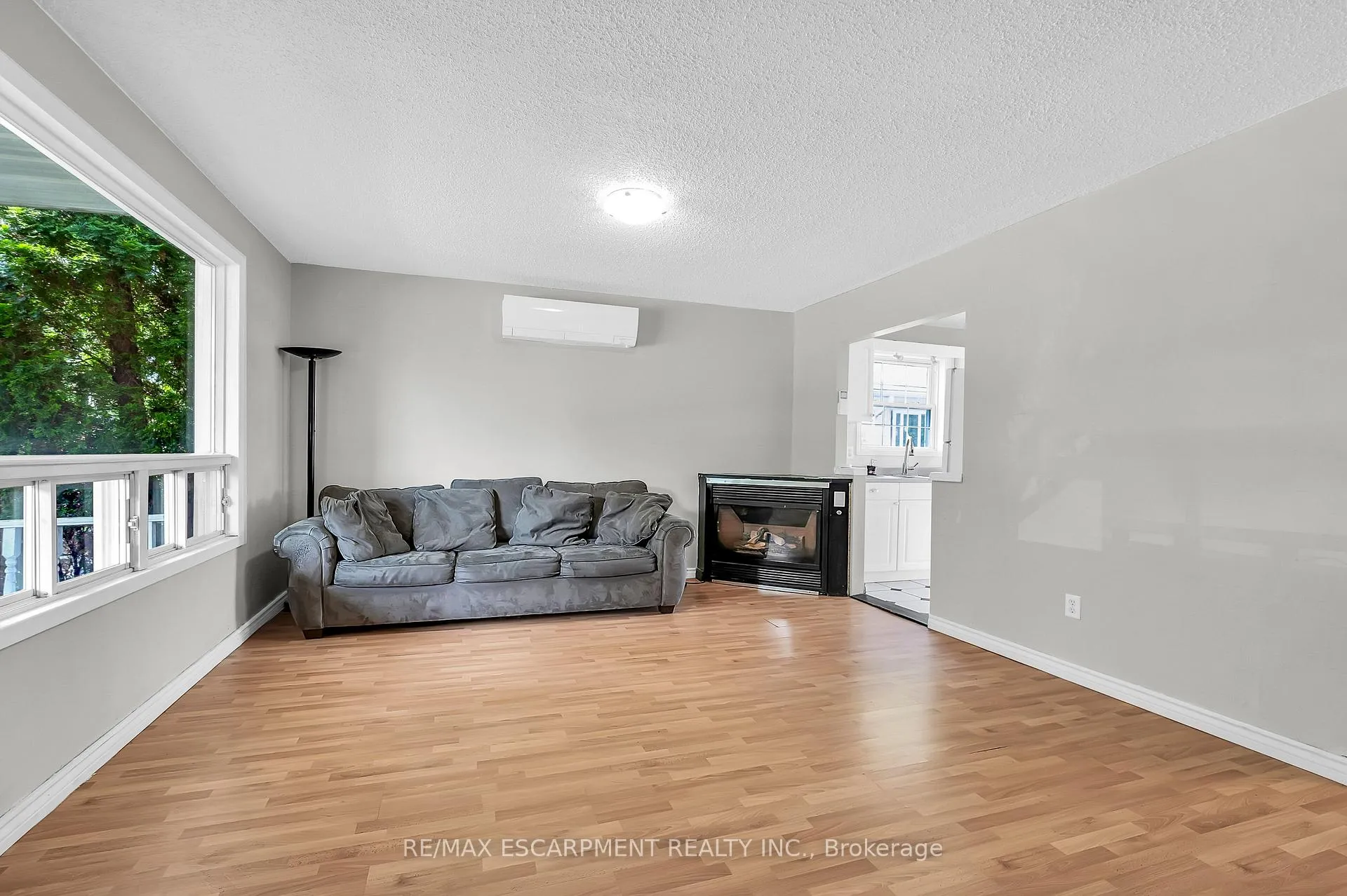 Photo 7 of 155 Selkirk Avenue, Hamilton, Normanhurst — HOMEH