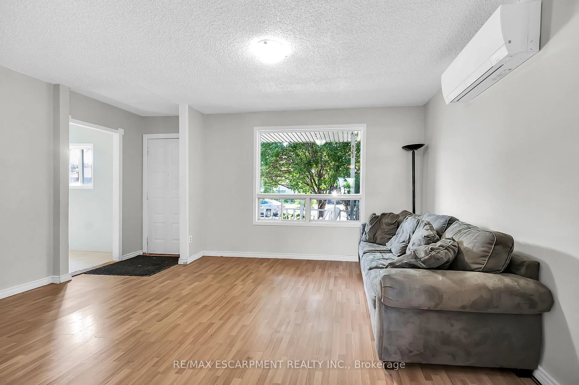 Photo 8 of 155 Selkirk Avenue, Hamilton, Normanhurst — HOMEH
