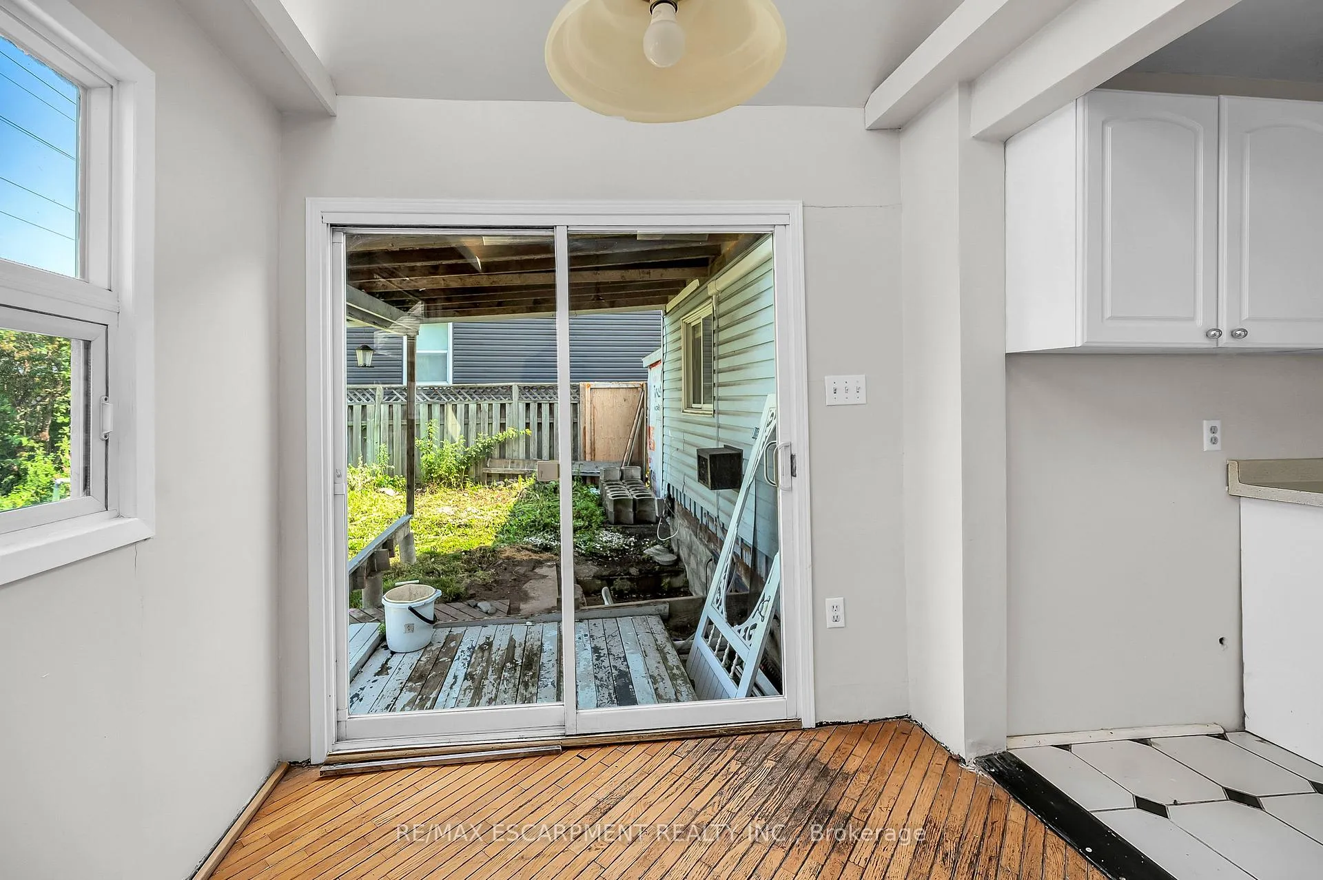 Photo 16 of 155 Selkirk Avenue, Hamilton, Normanhurst — HOMEH