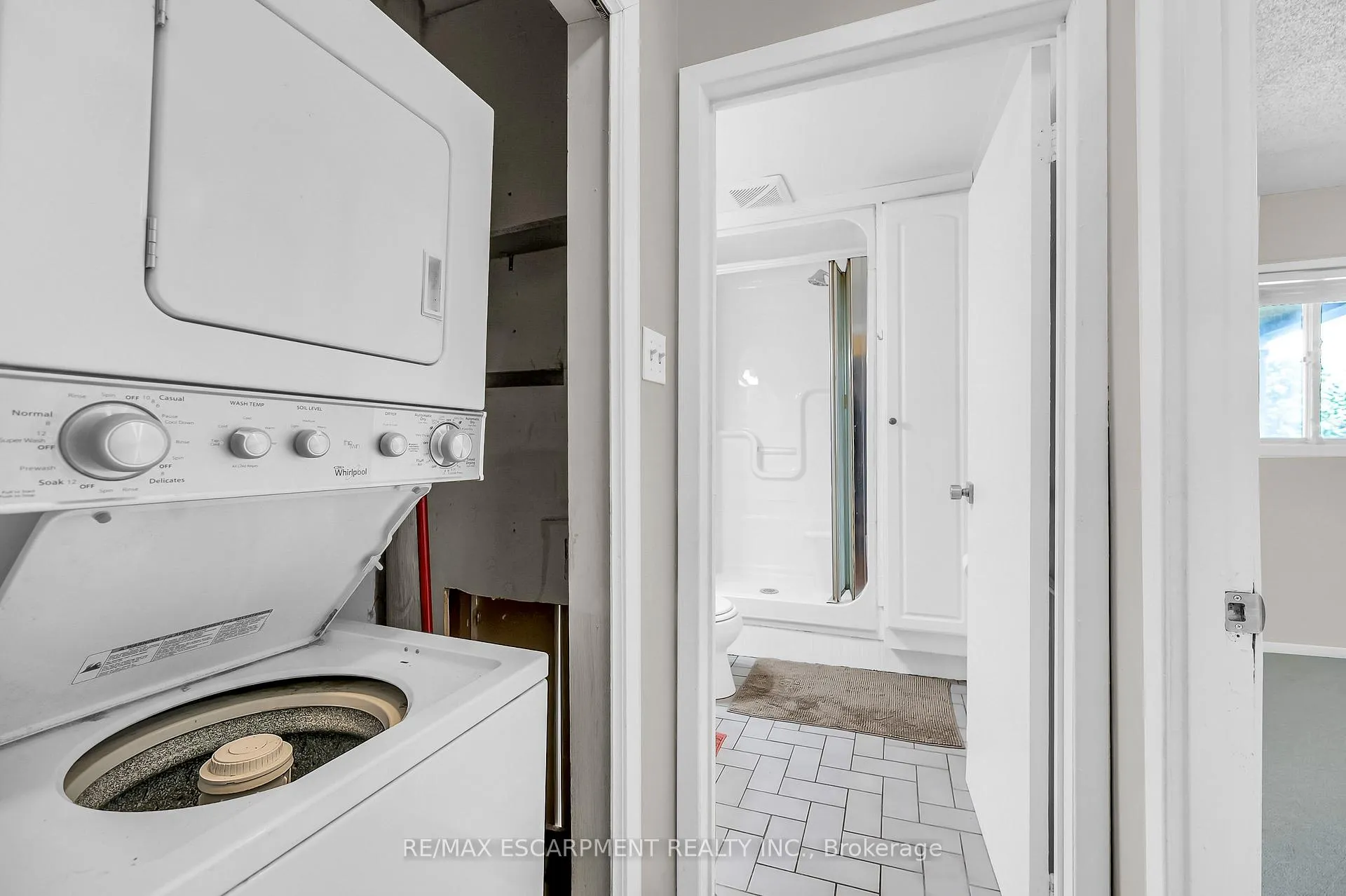 Photo 20 of 155 Selkirk Avenue, Hamilton, Normanhurst — HOMEH