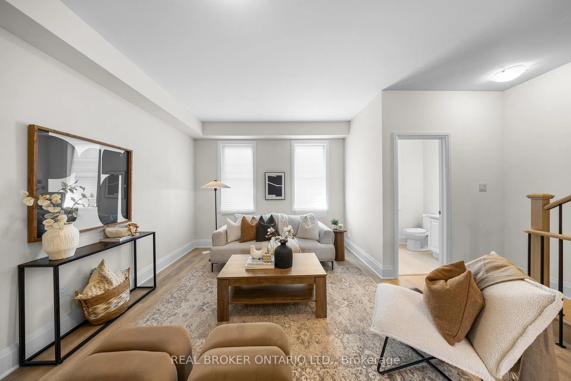 Photo 8 of 17 Kennisis Way, Vaughan, Maple — HOMEH