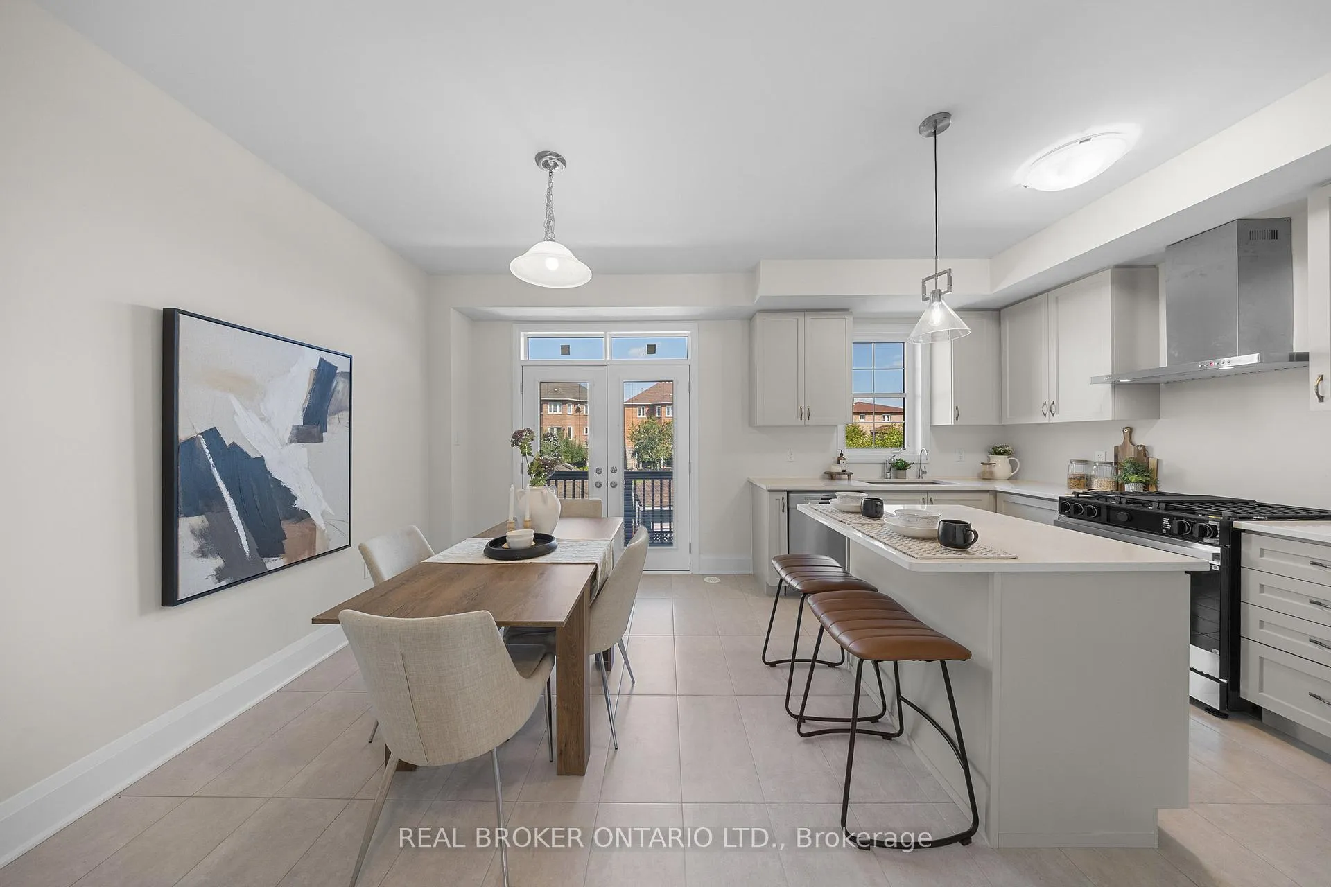 Photo 15 of 17 Kennisis Way, Vaughan, Maple — HOMEH