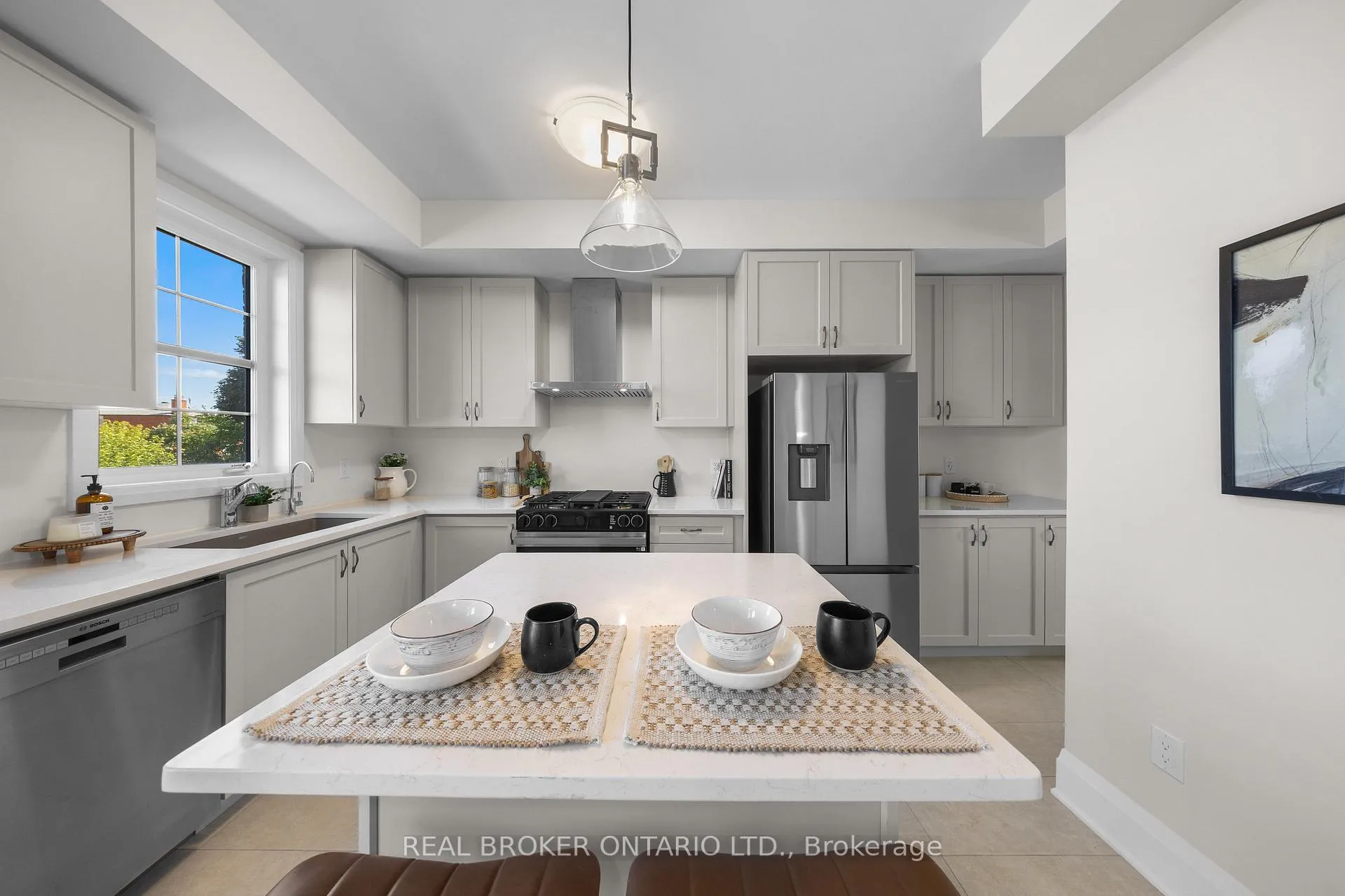 Photo 17 of 17 Kennisis Way, Vaughan, Maple — HOMEH