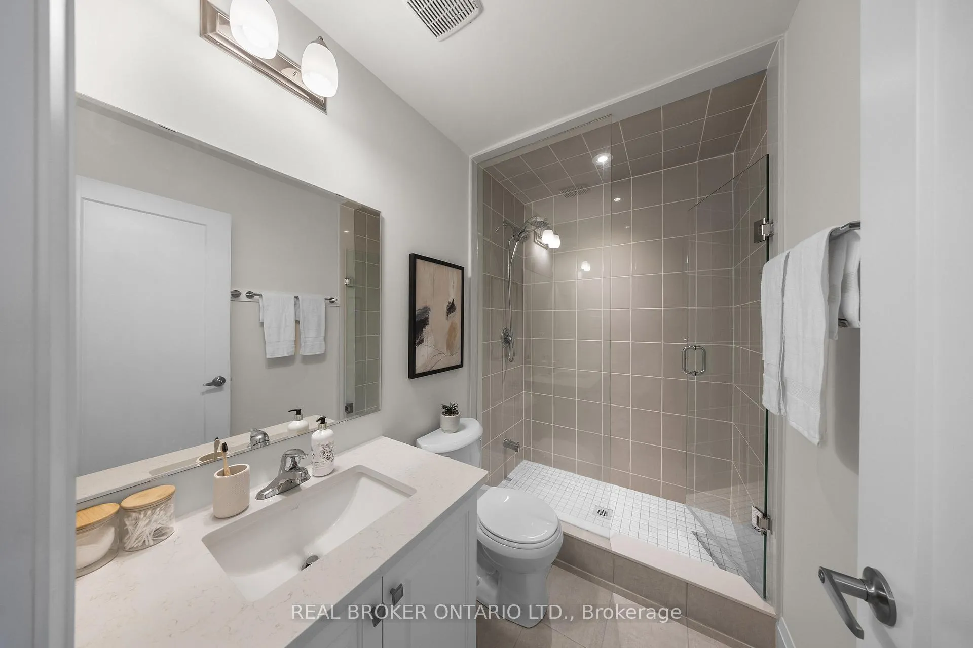 Photo 28 of 17 Kennisis Way, Vaughan, Maple — HOMEH