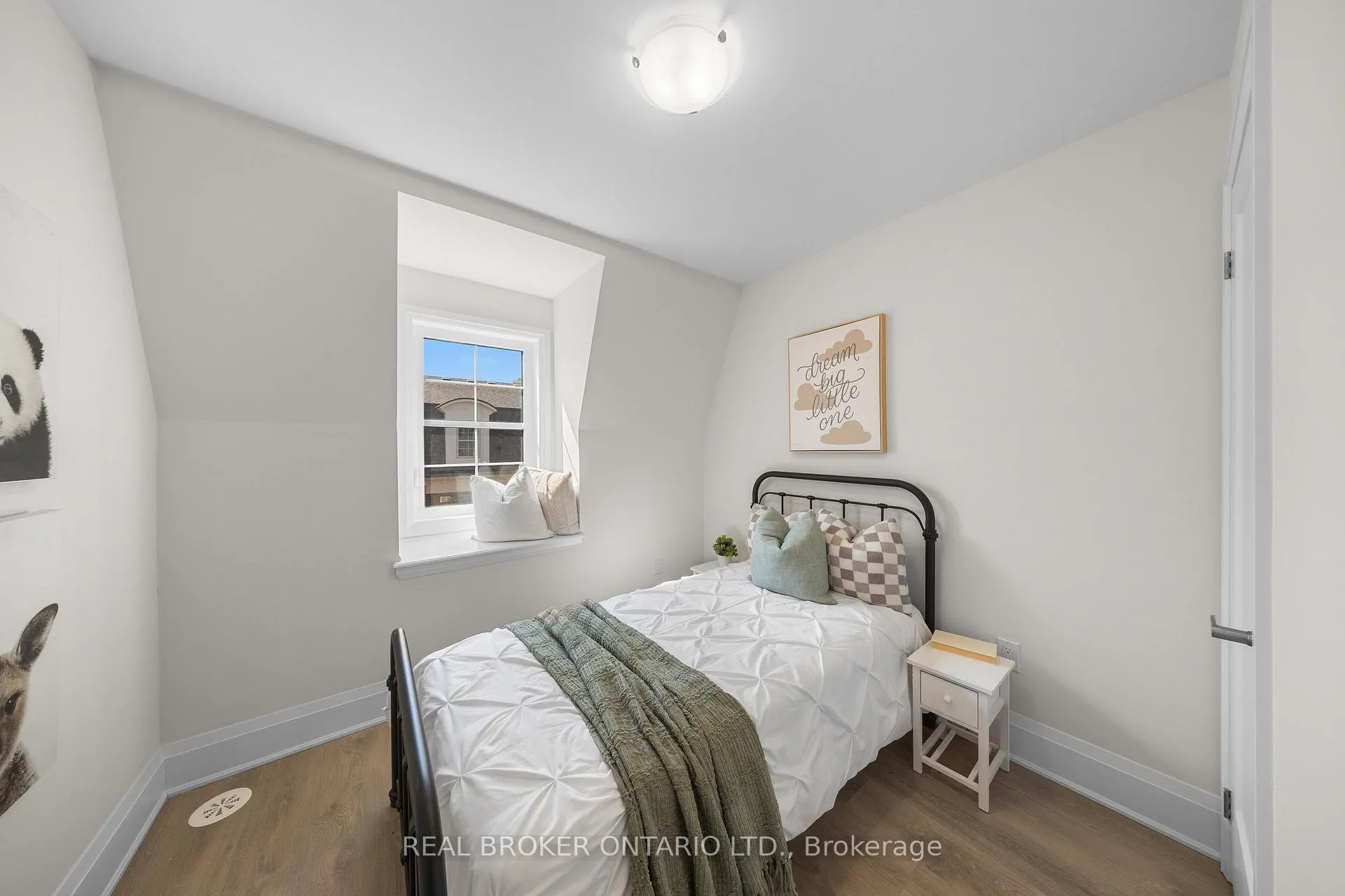 Photo 30 of 17 Kennisis Way, Vaughan, Maple — HOMEH
