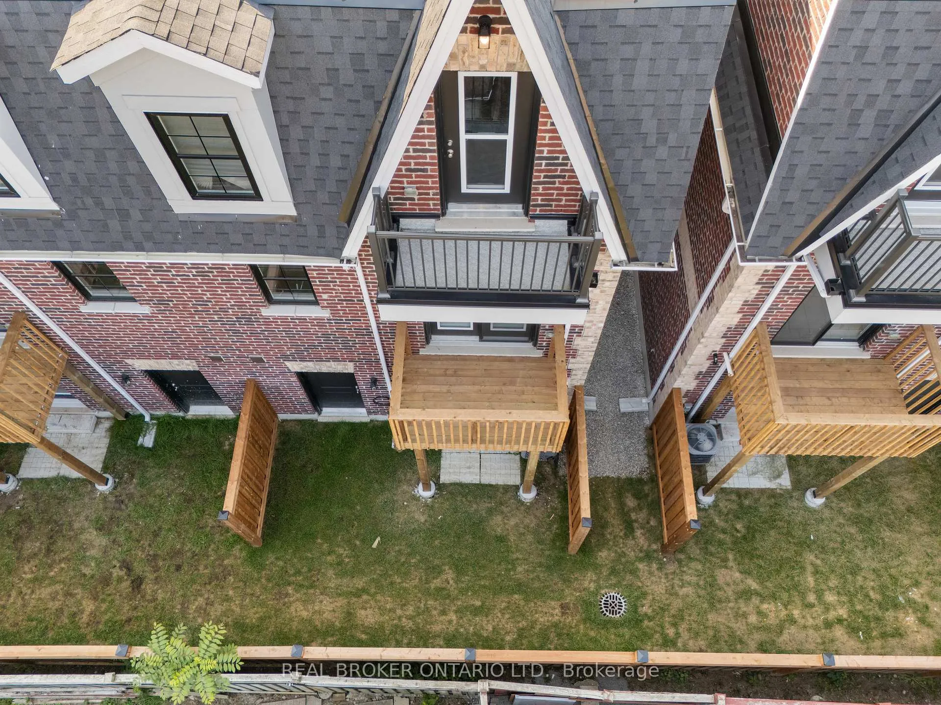 Photo 33 of 17 Kennisis Way, Vaughan, Maple — HOMEH