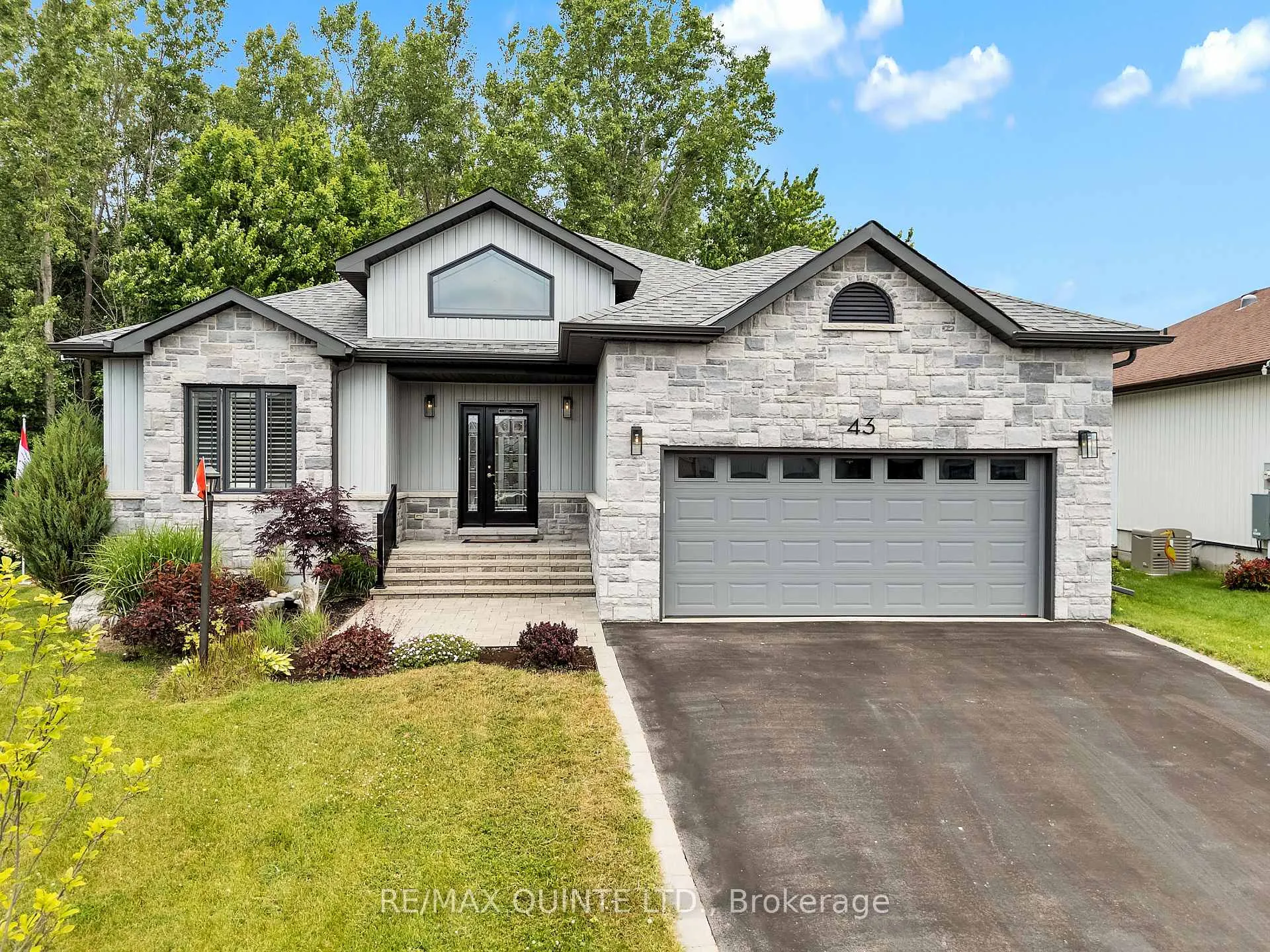 Photo 1 of 43 Conger Drive, Prince Edward County, Wellington — HOMEH