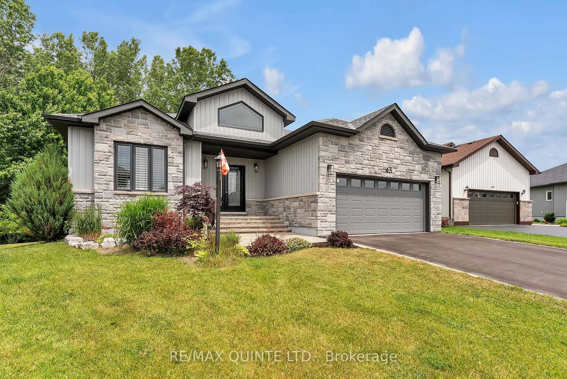 Photo 3 of 43 Conger Drive, Prince Edward County, Wellington — HOMEH