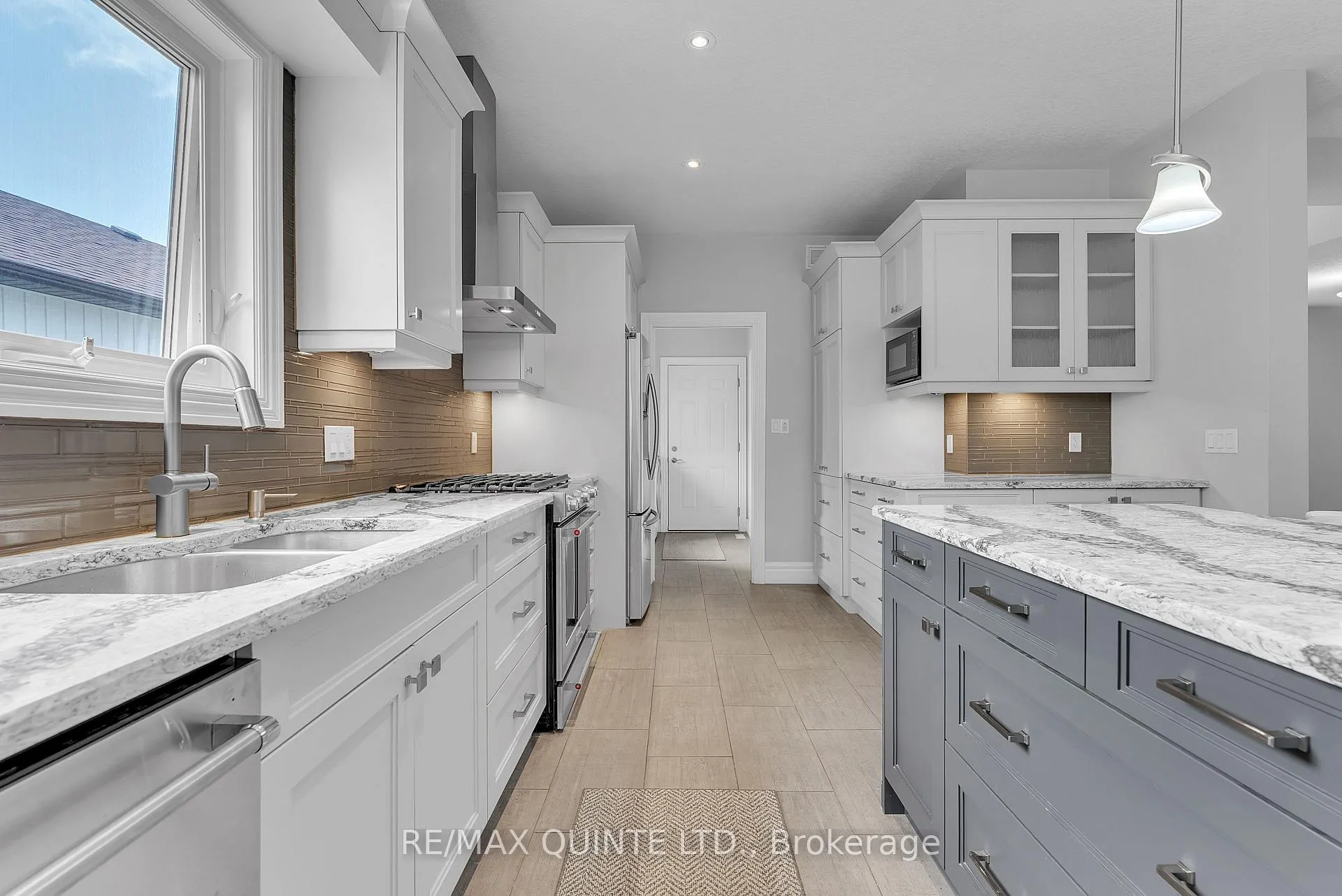 Photo 10 of 43 Conger Drive, Prince Edward County, Wellington — HOMEH