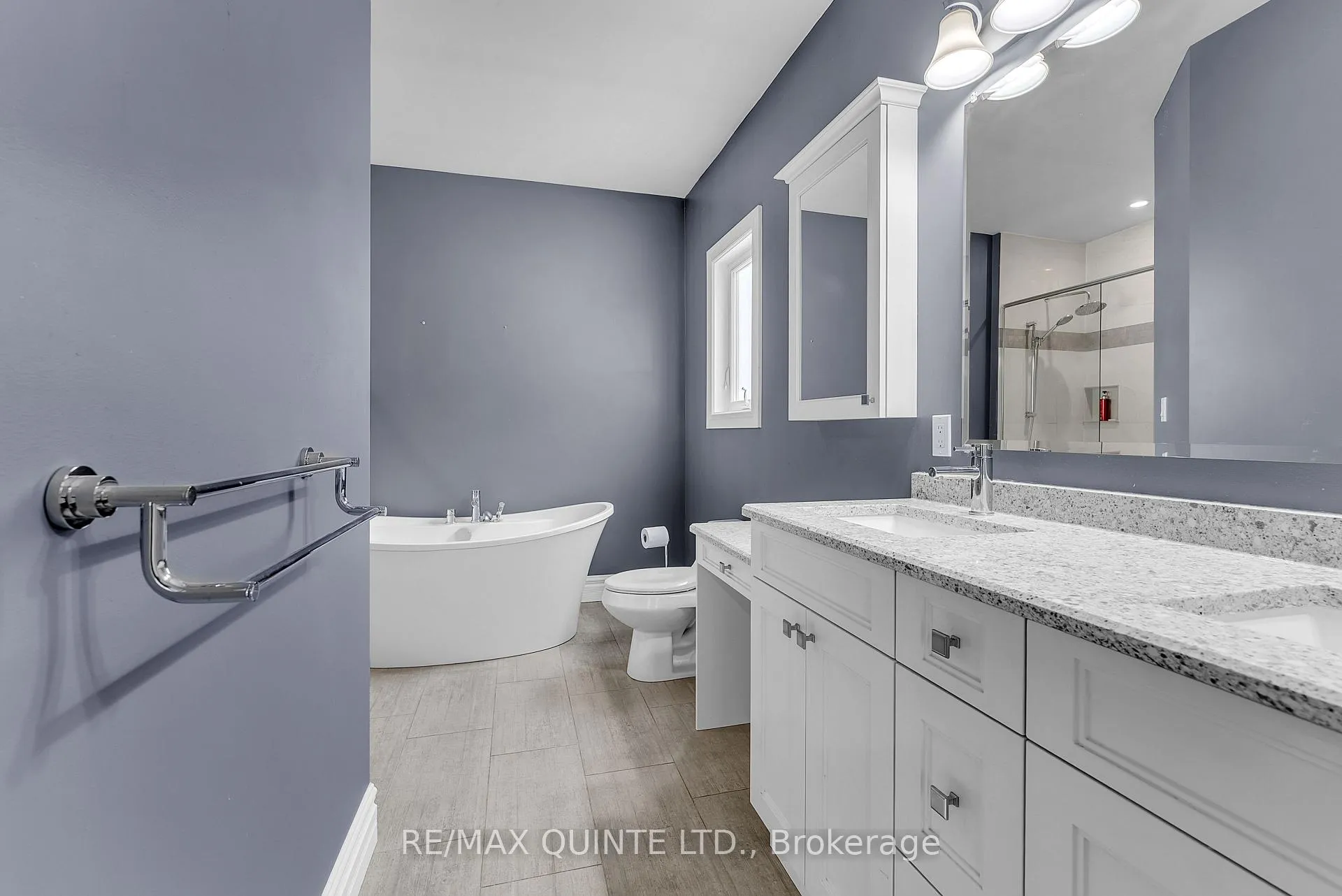 Photo 23 of 43 Conger Drive, Prince Edward County, Wellington — HOMEH