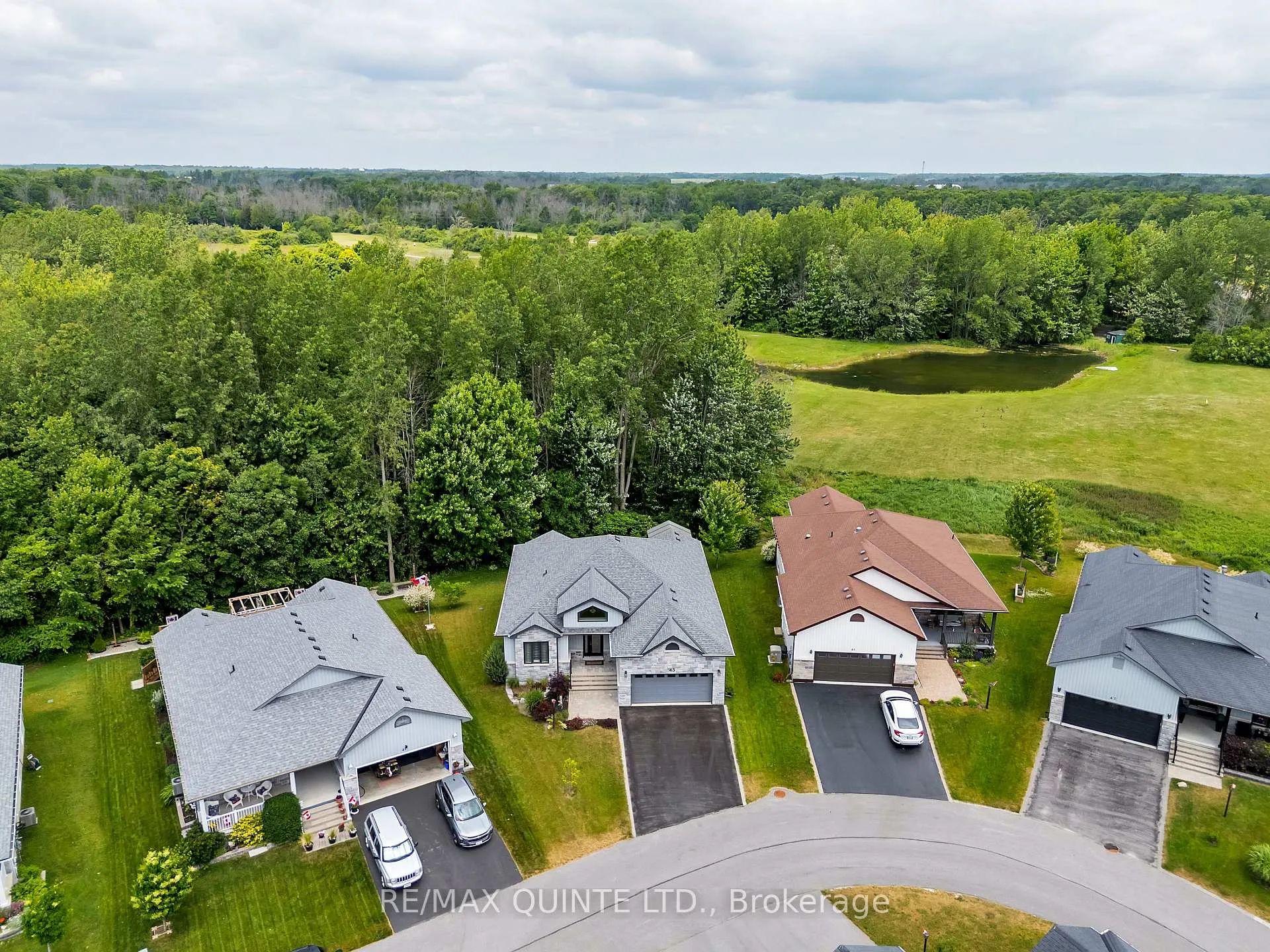 Photo 45 of 43 Conger Drive, Prince Edward County, Wellington — HOMEH