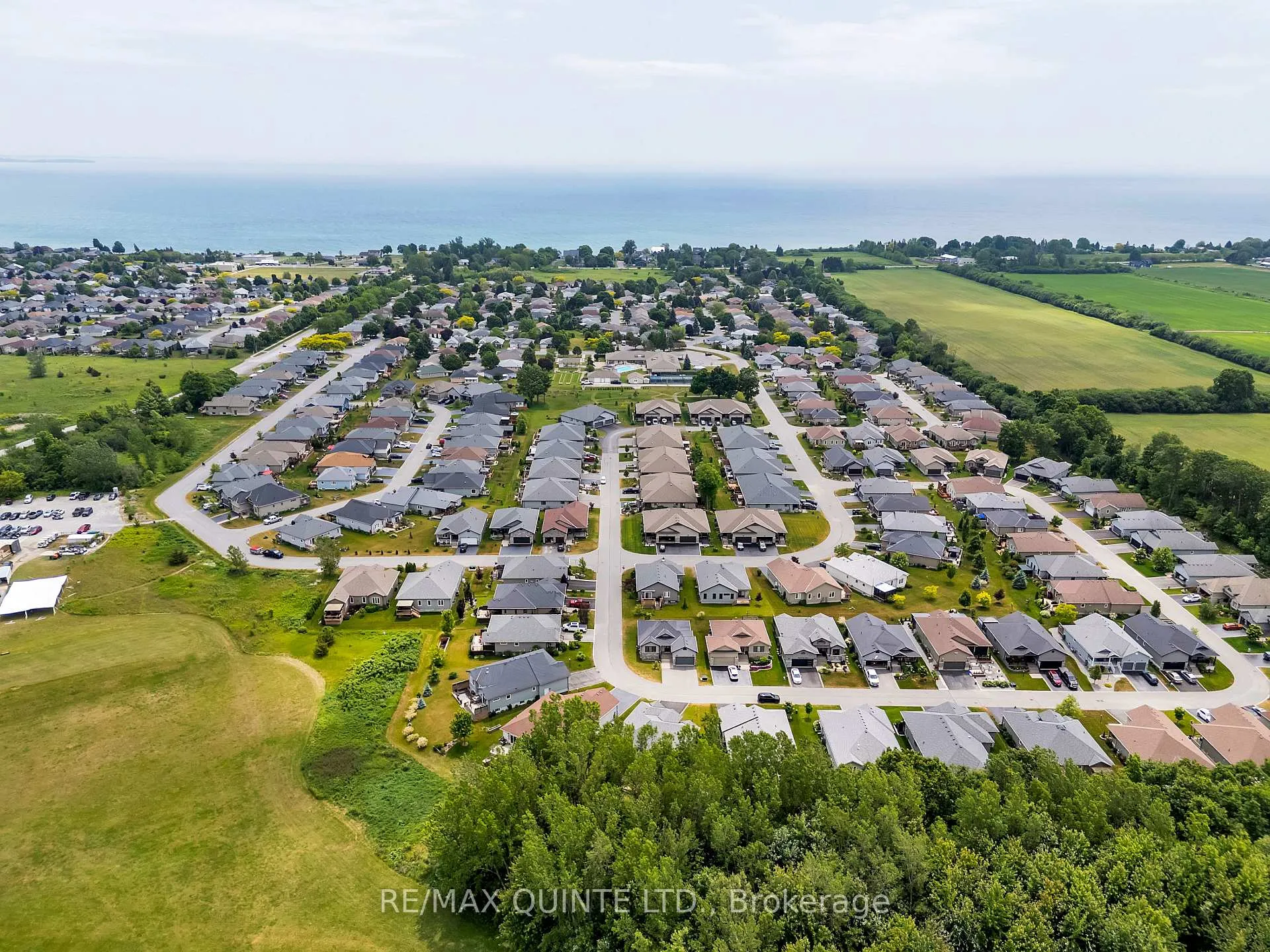 Photo 48 of 43 Conger Drive, Prince Edward County, Wellington — HOMEH