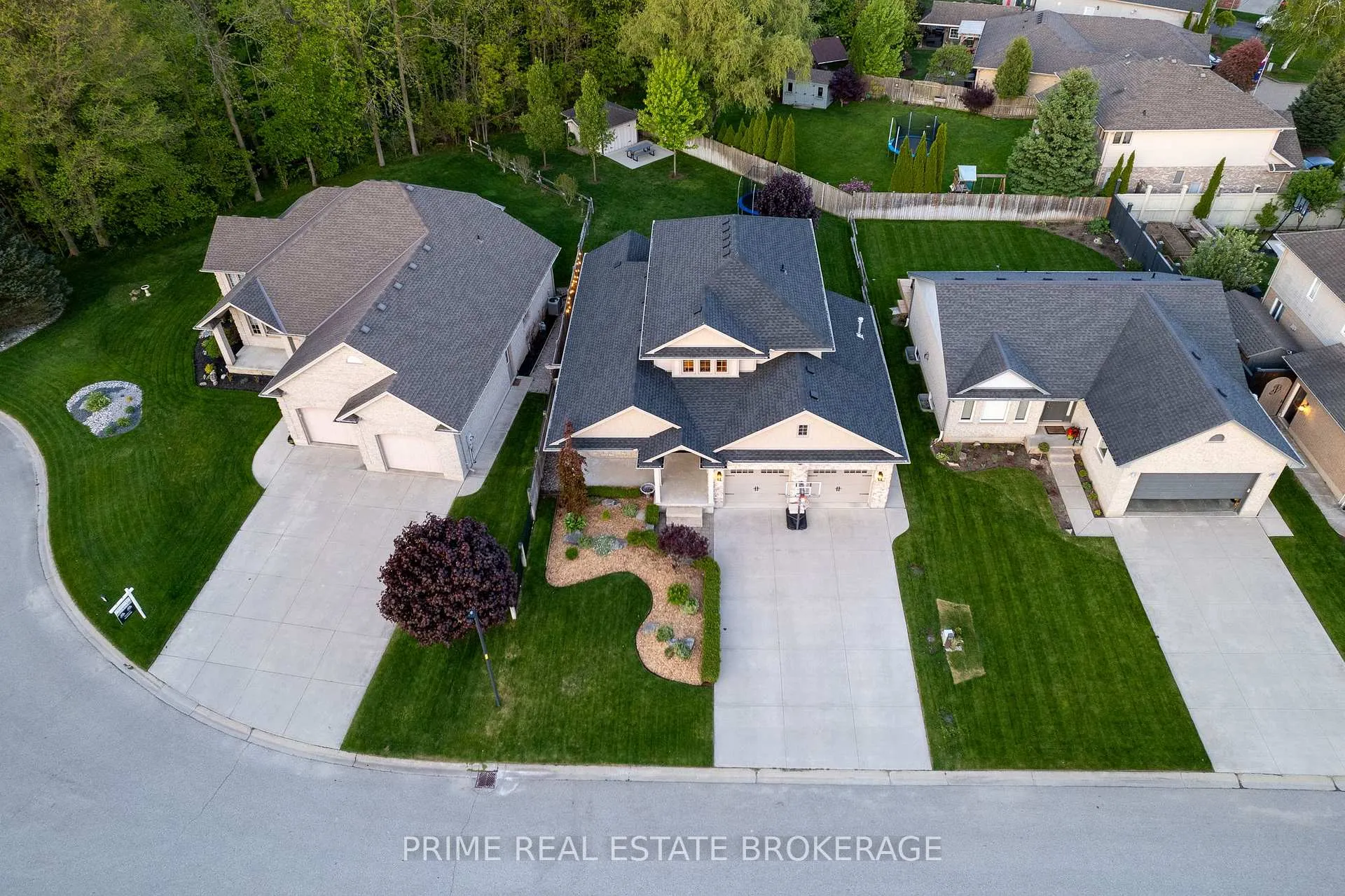 Photo 2 of 483 Petersen Avenue, Strathroy-Caradoc, NE — HOMEH