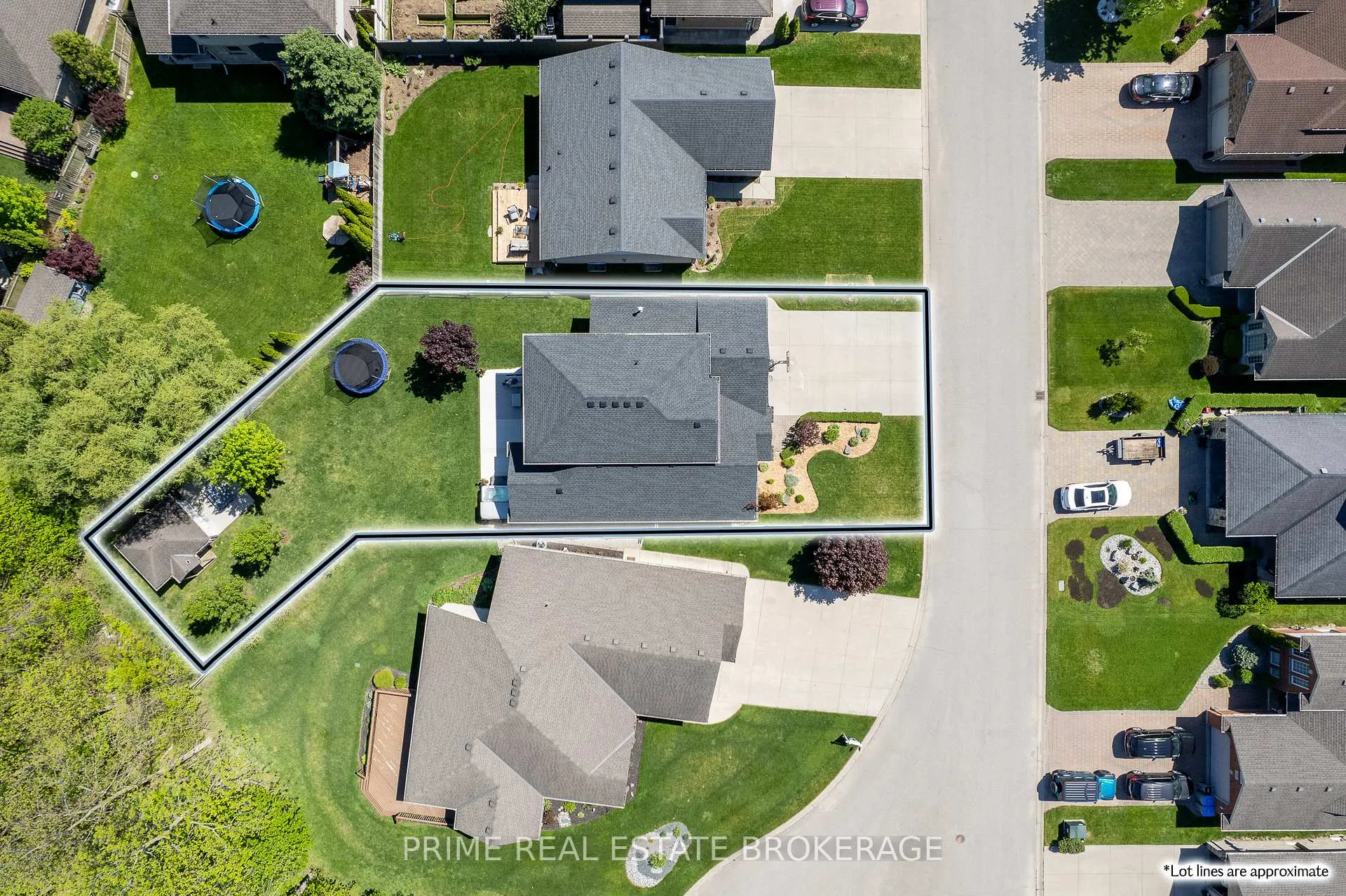 Photo 4 of 483 Petersen Avenue, Strathroy-Caradoc, NE — HOMEH