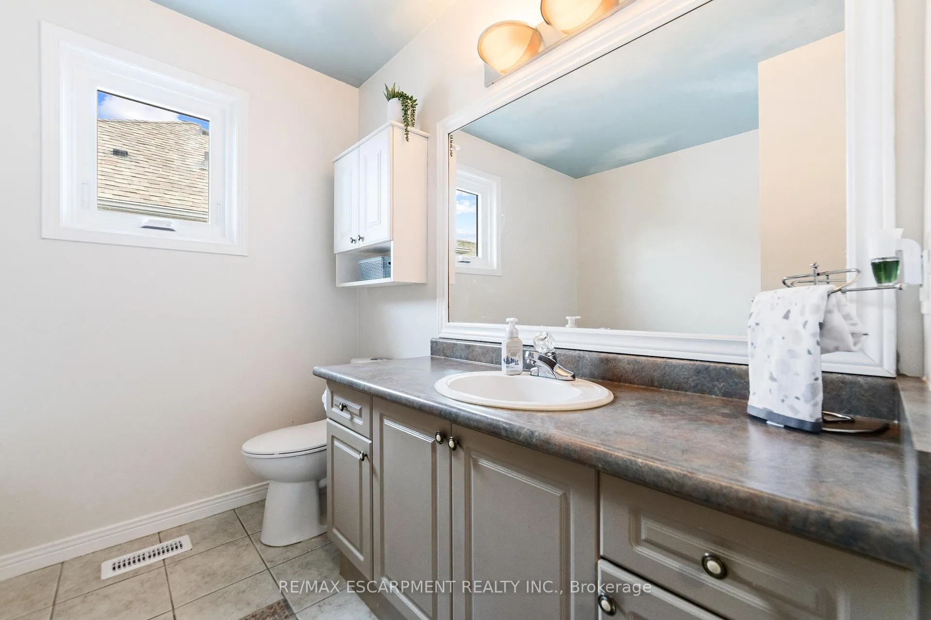 Photo 12 of 29 Briarose Place, Hamilton, Mountview — HOMEH