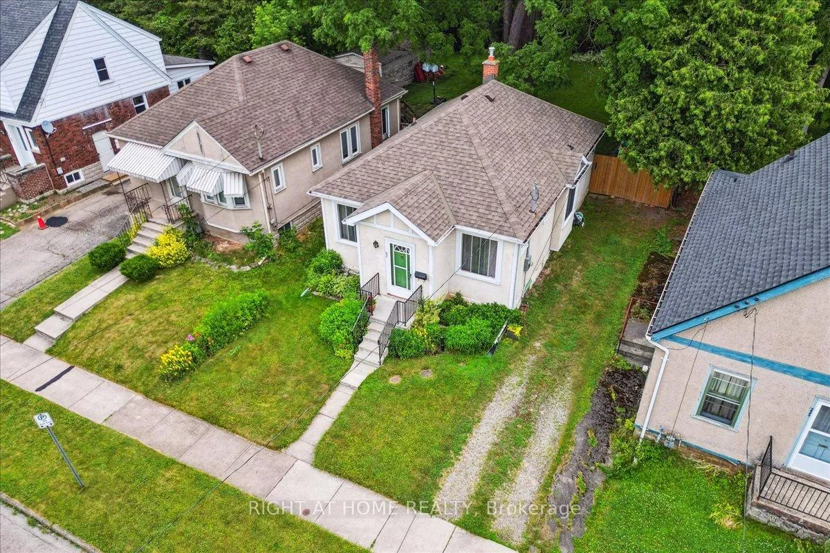 Photo 1 of 223 Broadway Avenue, Hamilton, Ainslie Wood — HOMEH