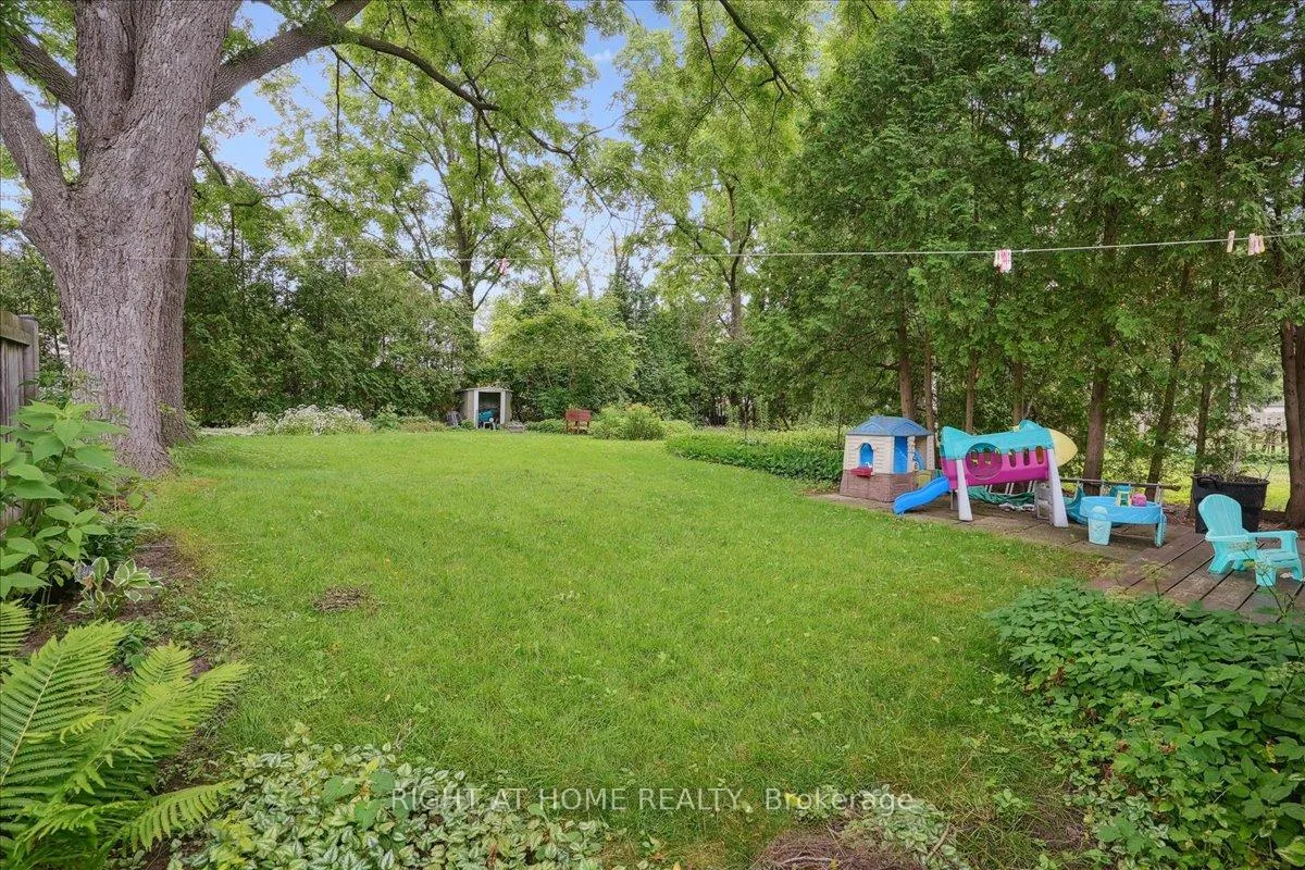 Photo 6 of 223 Broadway Avenue, Hamilton, Ainslie Wood — HOMEH