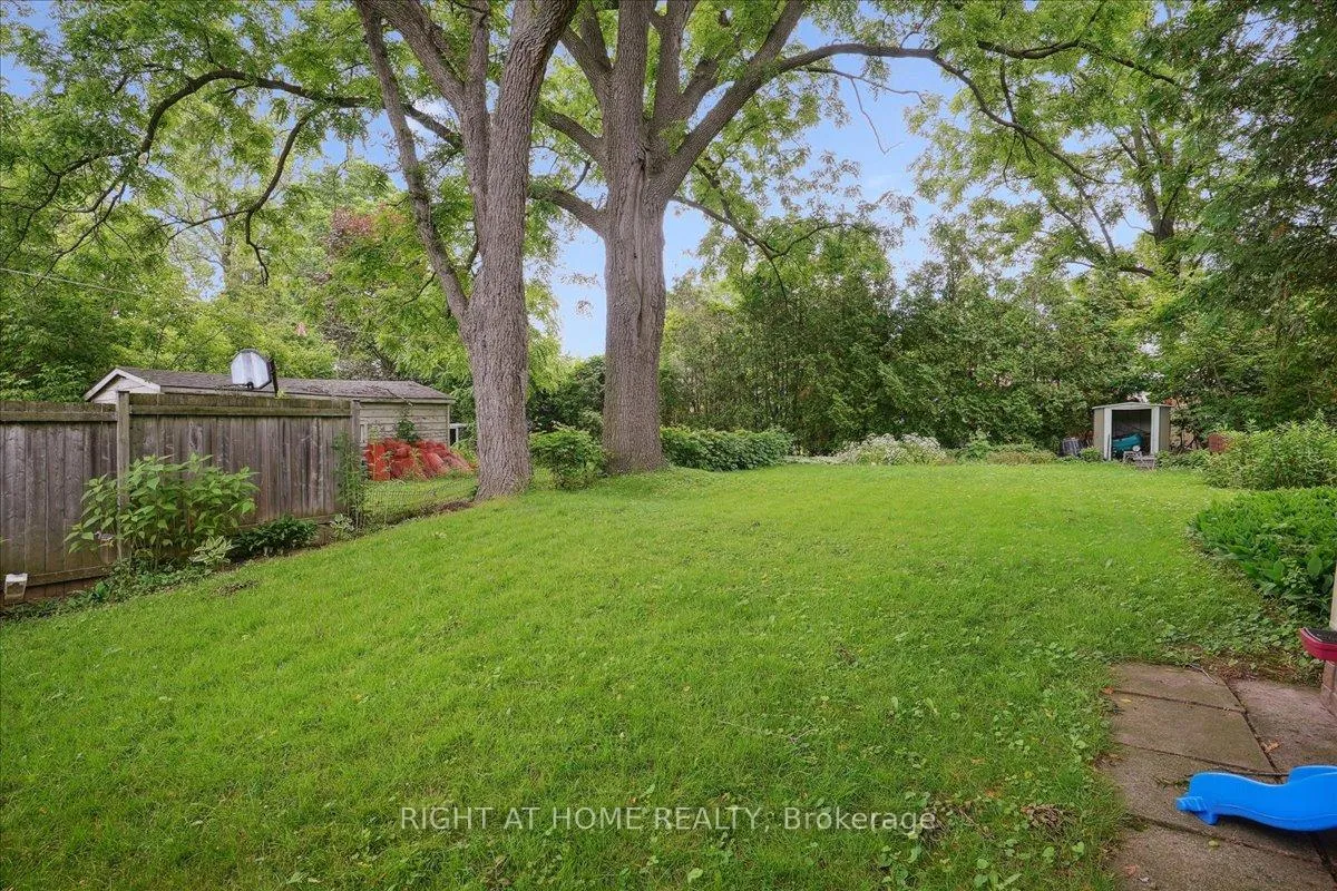 Photo 7 of 223 Broadway Avenue, Hamilton, Ainslie Wood — HOMEH