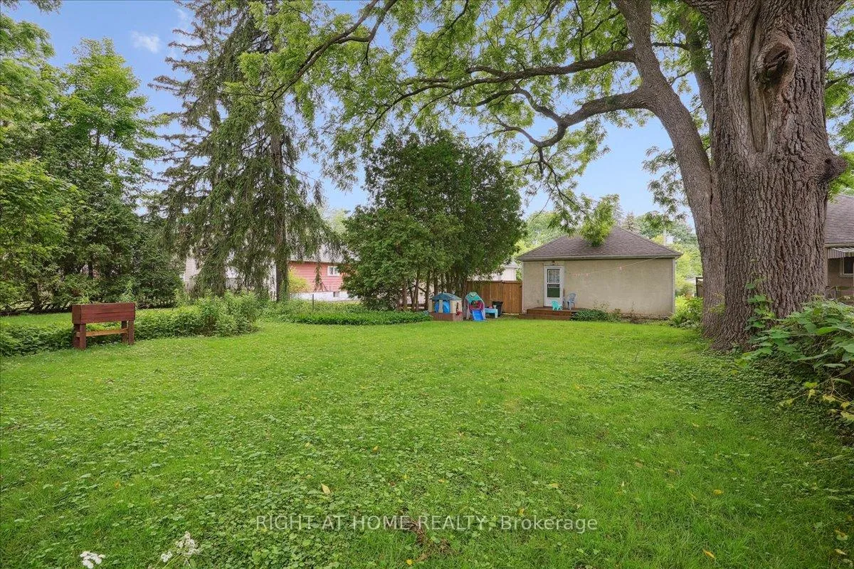 Photo 8 of 223 Broadway Avenue, Hamilton, Ainslie Wood — HOMEH