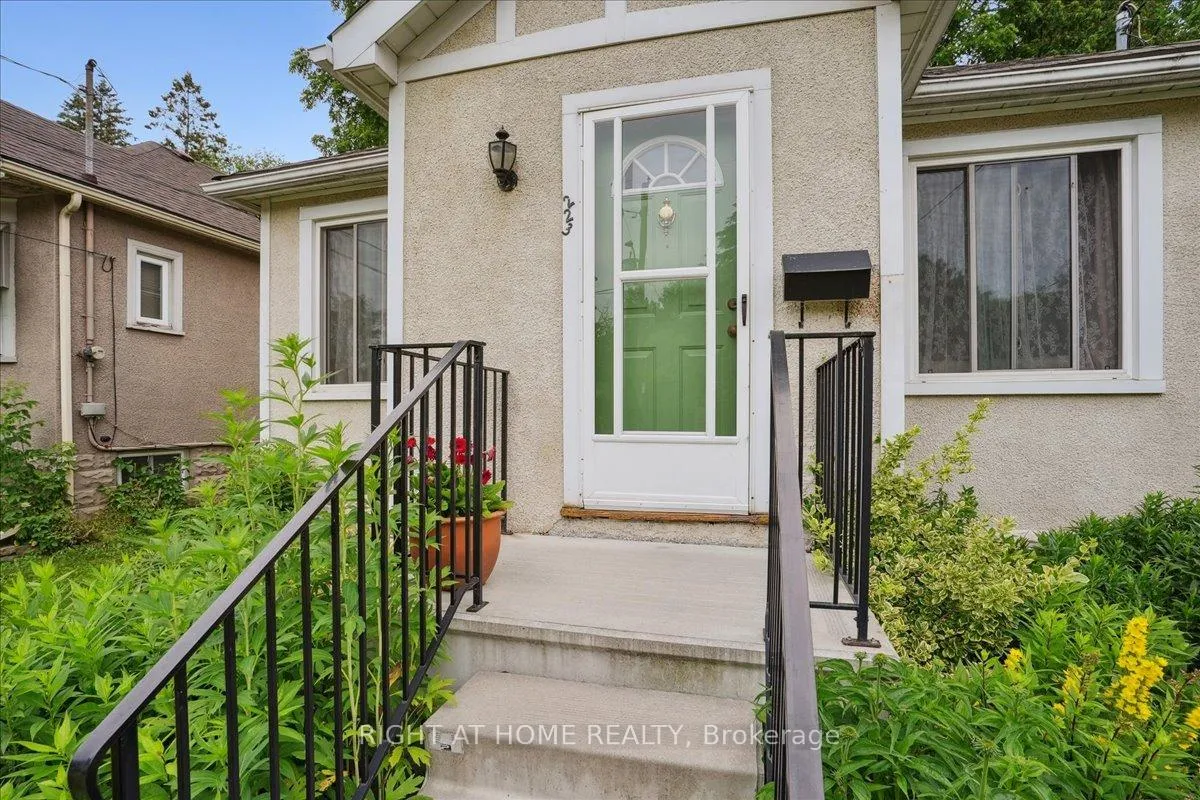 Photo 10 of 223 Broadway Avenue, Hamilton, Ainslie Wood — HOMEH