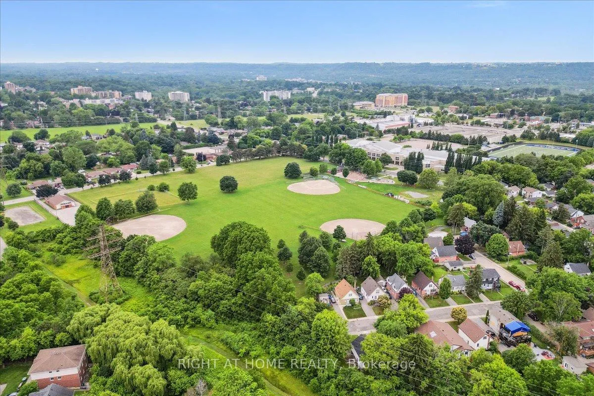 Photo 26 of 223 Broadway Avenue, Hamilton, Ainslie Wood — HOMEH