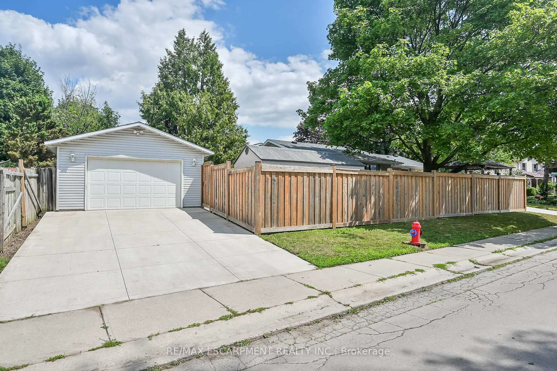 Photo 6 of 146 Fiona Crescent, Hamilton, Kernighan — HOMEH
