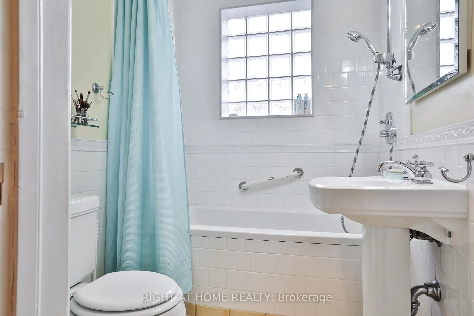 Photo 13 of 2103 Avenue Road, Toronto, Bedford Park-Nortown — HOMEH
