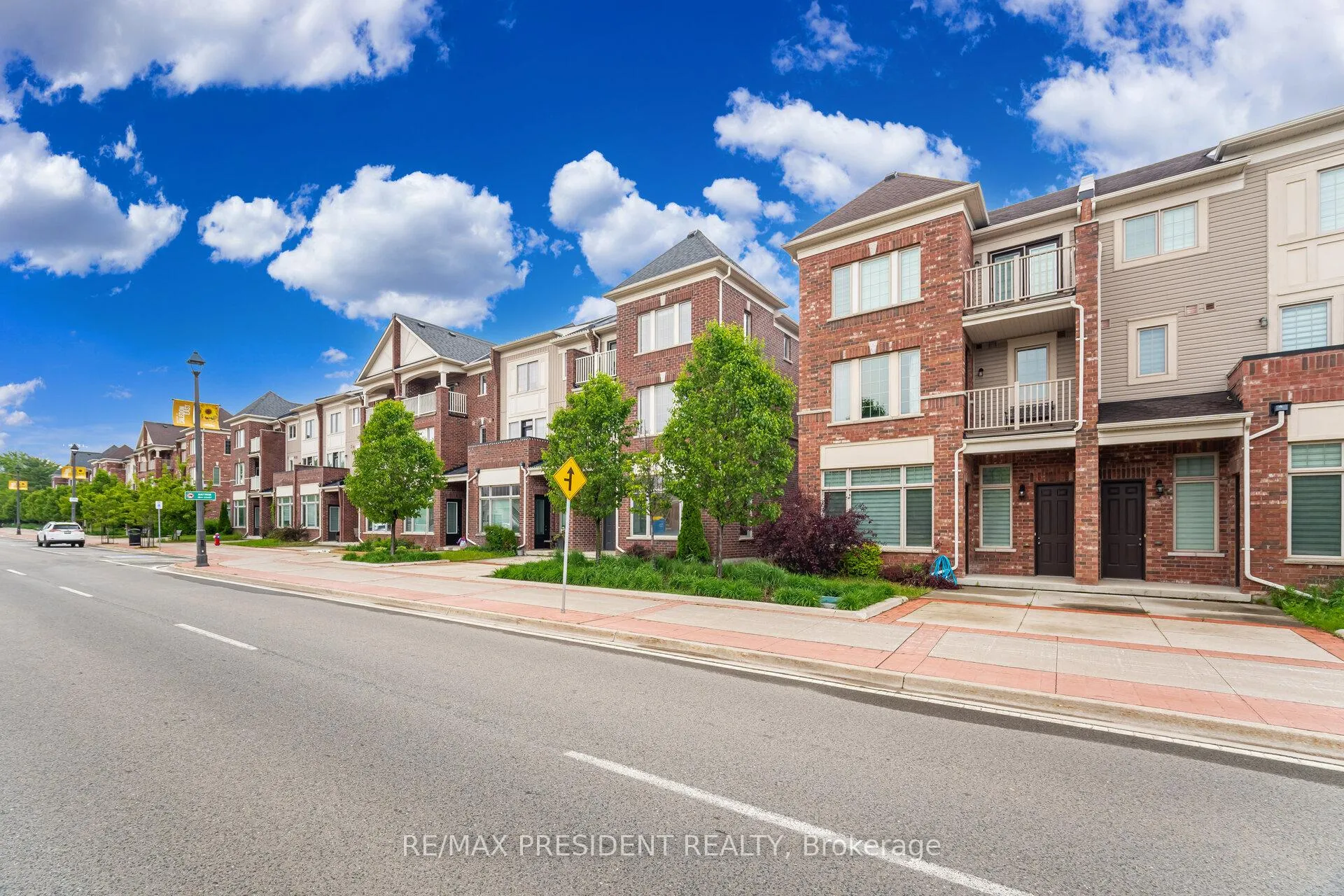 Photo 4 of 42 McCardy Court N, Caledon, Caledon East — HOMEH