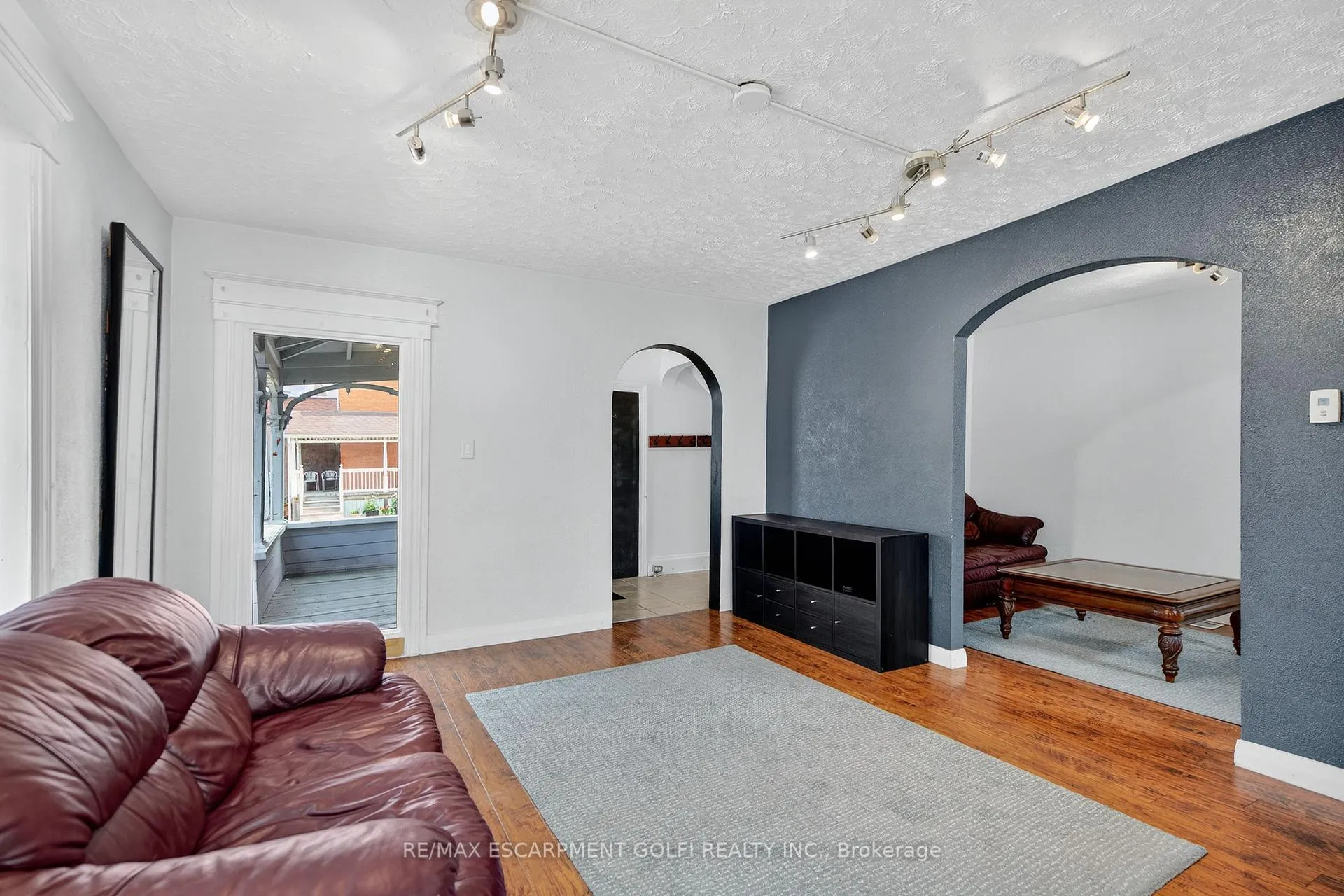 Photo 3 of 107 West Main Street, Welland, Broadway — HOMEH
