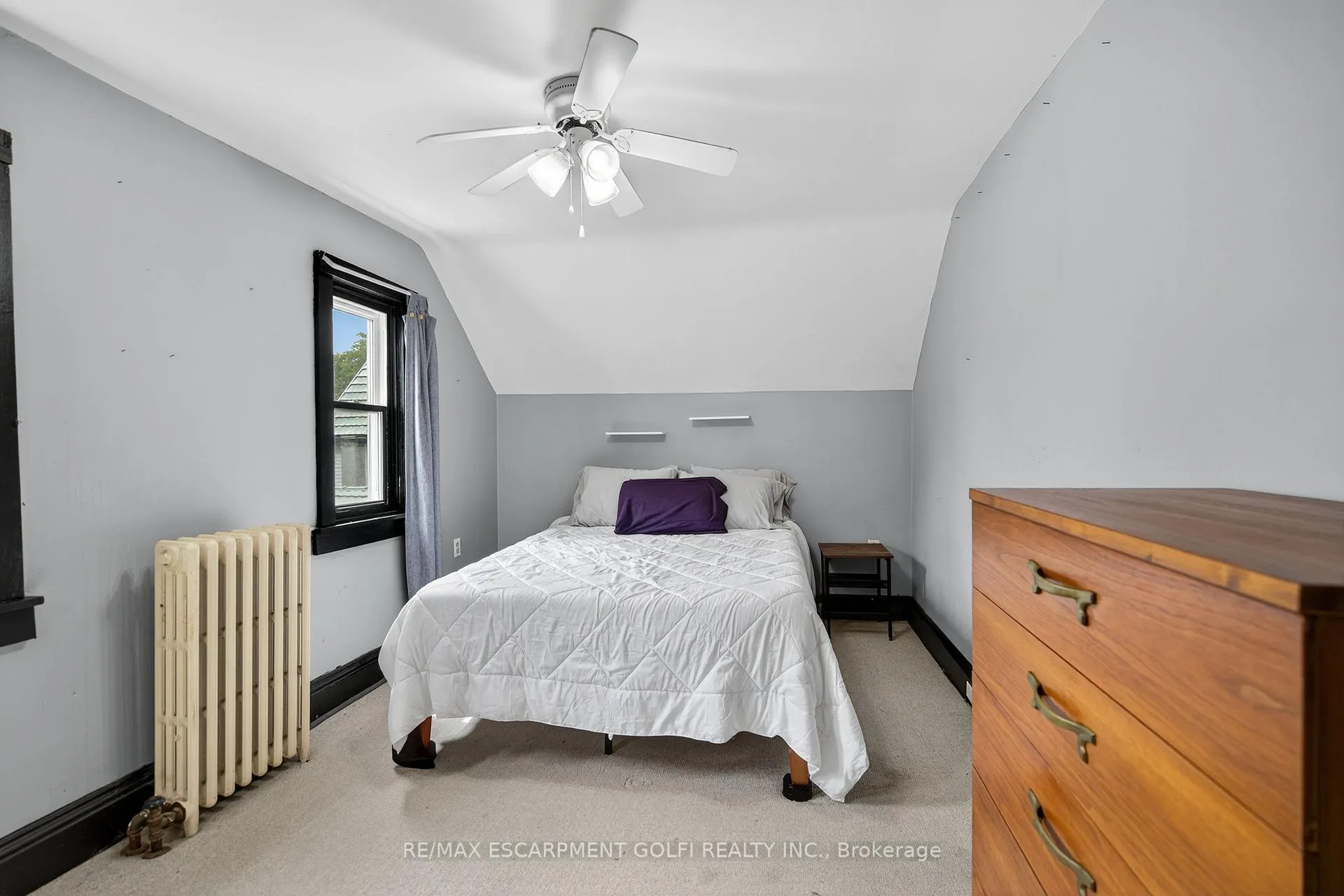 Photo 11 of 107 West Main Street, Welland, Broadway — HOMEH