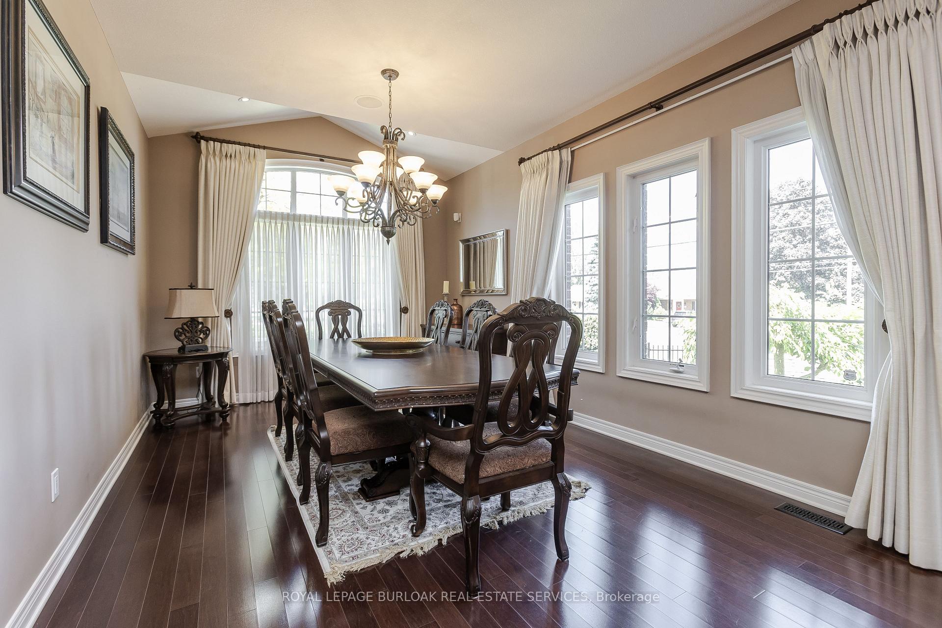 Photo 9 of 264 Dorchester Drive, Grimsby, Grimsby East — HOMEH