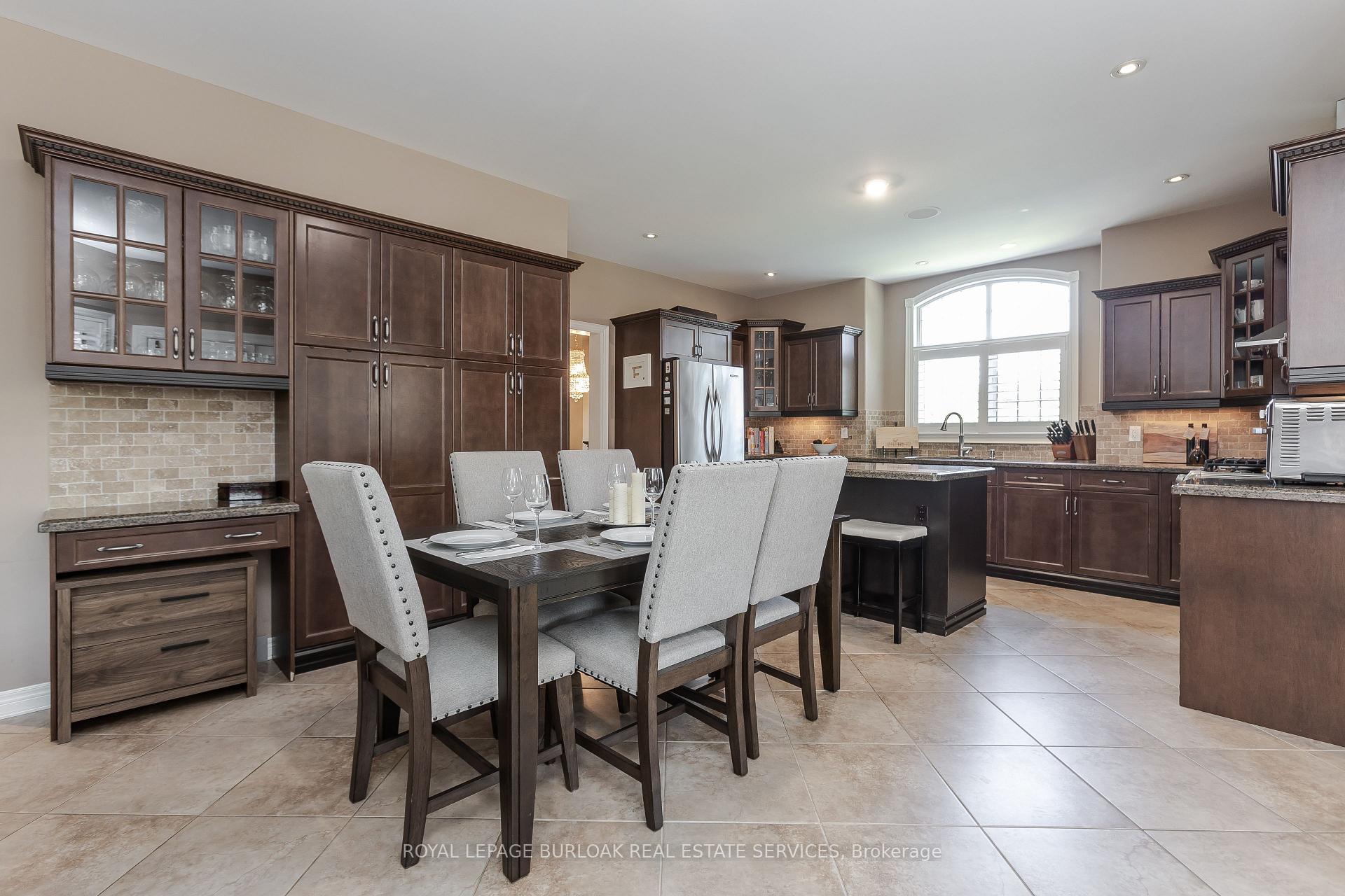 Photo 13 of 264 Dorchester Drive, Grimsby, Grimsby East — HOMEH