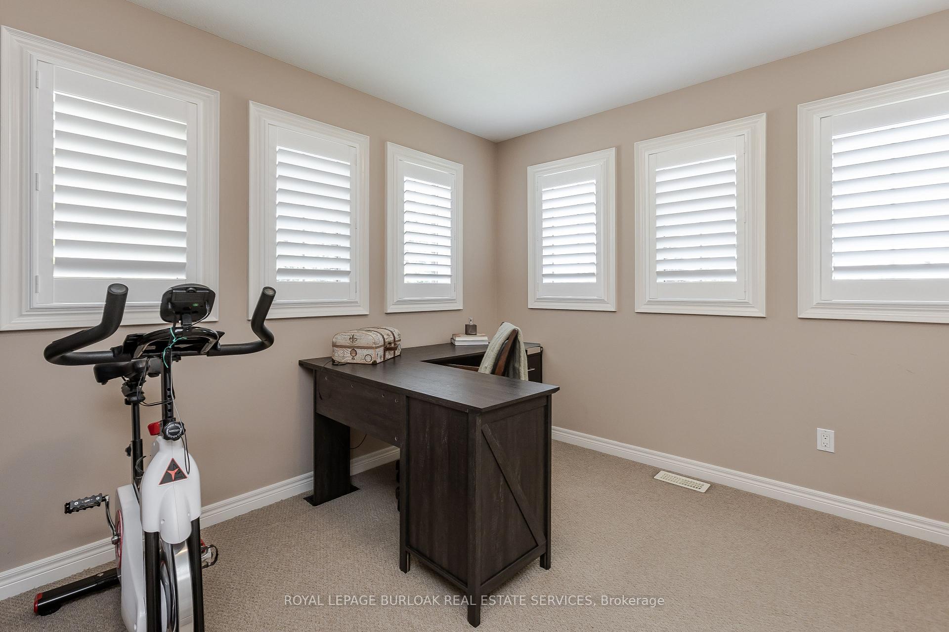 Photo 33 of 264 Dorchester Drive, Grimsby, Grimsby East — HOMEH