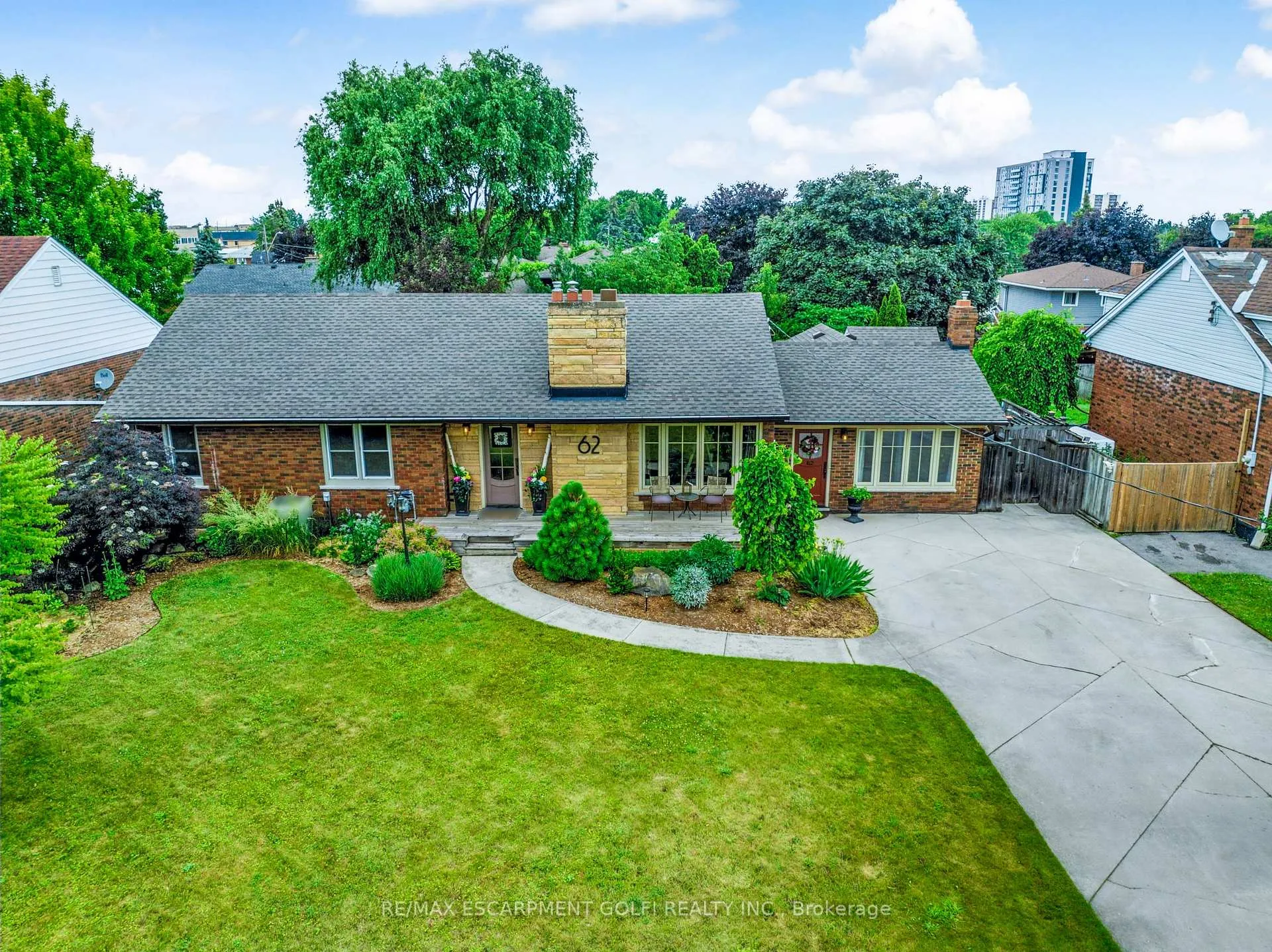 Photo 4 of 62 Glenview Drive, Hamilton, Stoney Creek — HOMEH