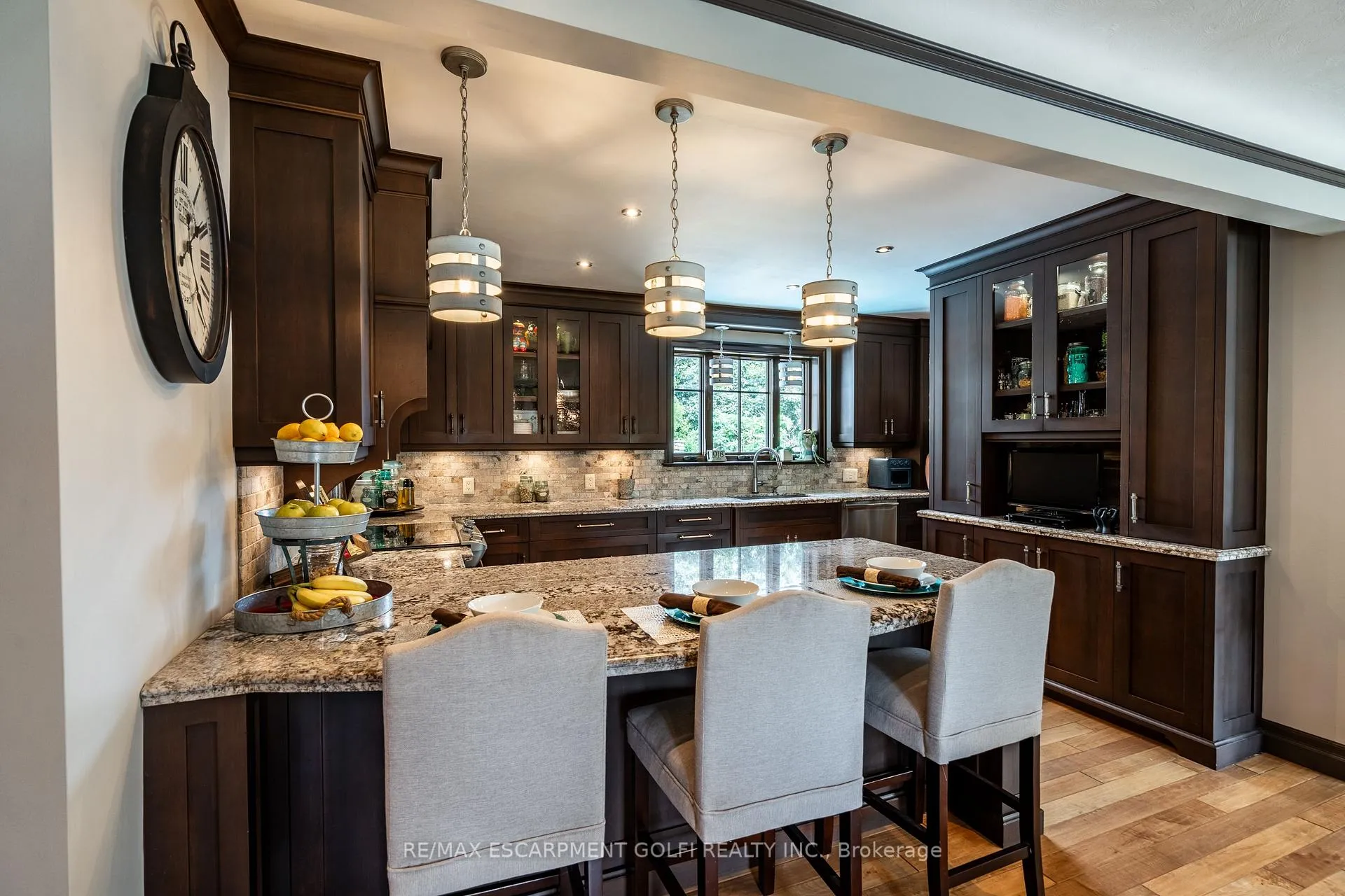 Photo 8 of 62 Glenview Drive, Hamilton, Stoney Creek — HOMEH