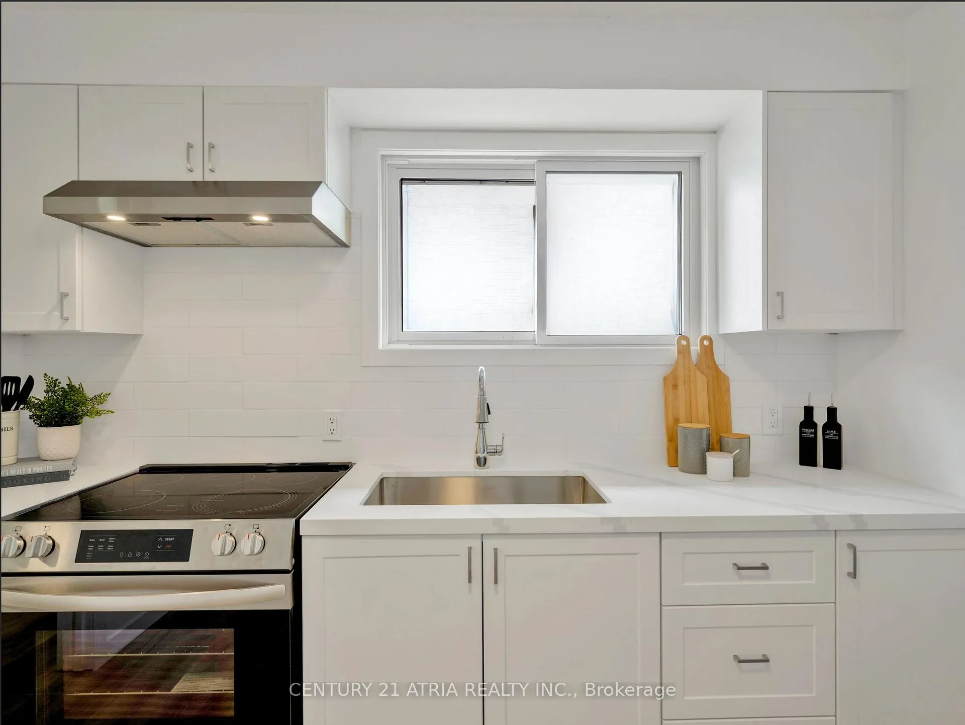 Photo 5 of 534 Johnson Street, Midland — HOMEH