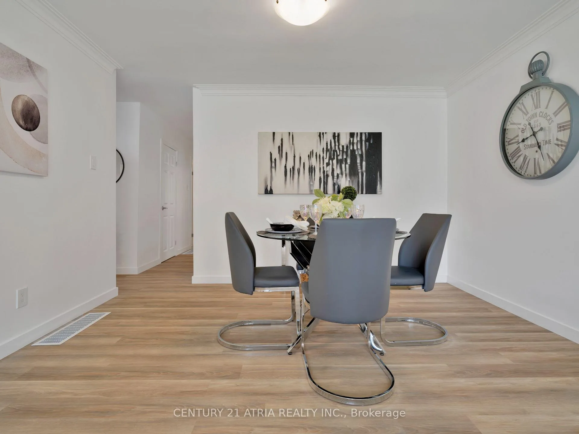 Photo 10 of 534 Johnson Street, Midland — HOMEH