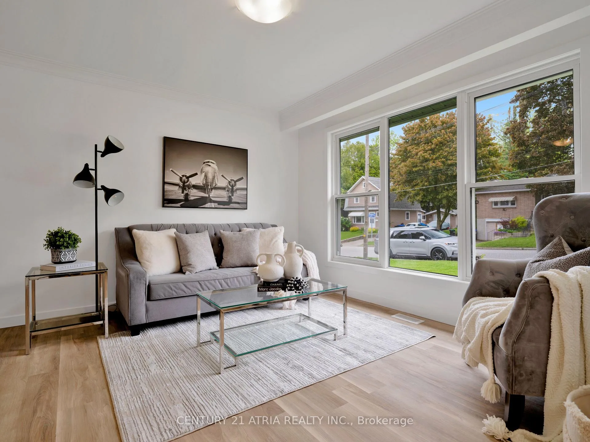 Photo 11 of 534 Johnson Street, Midland — HOMEH