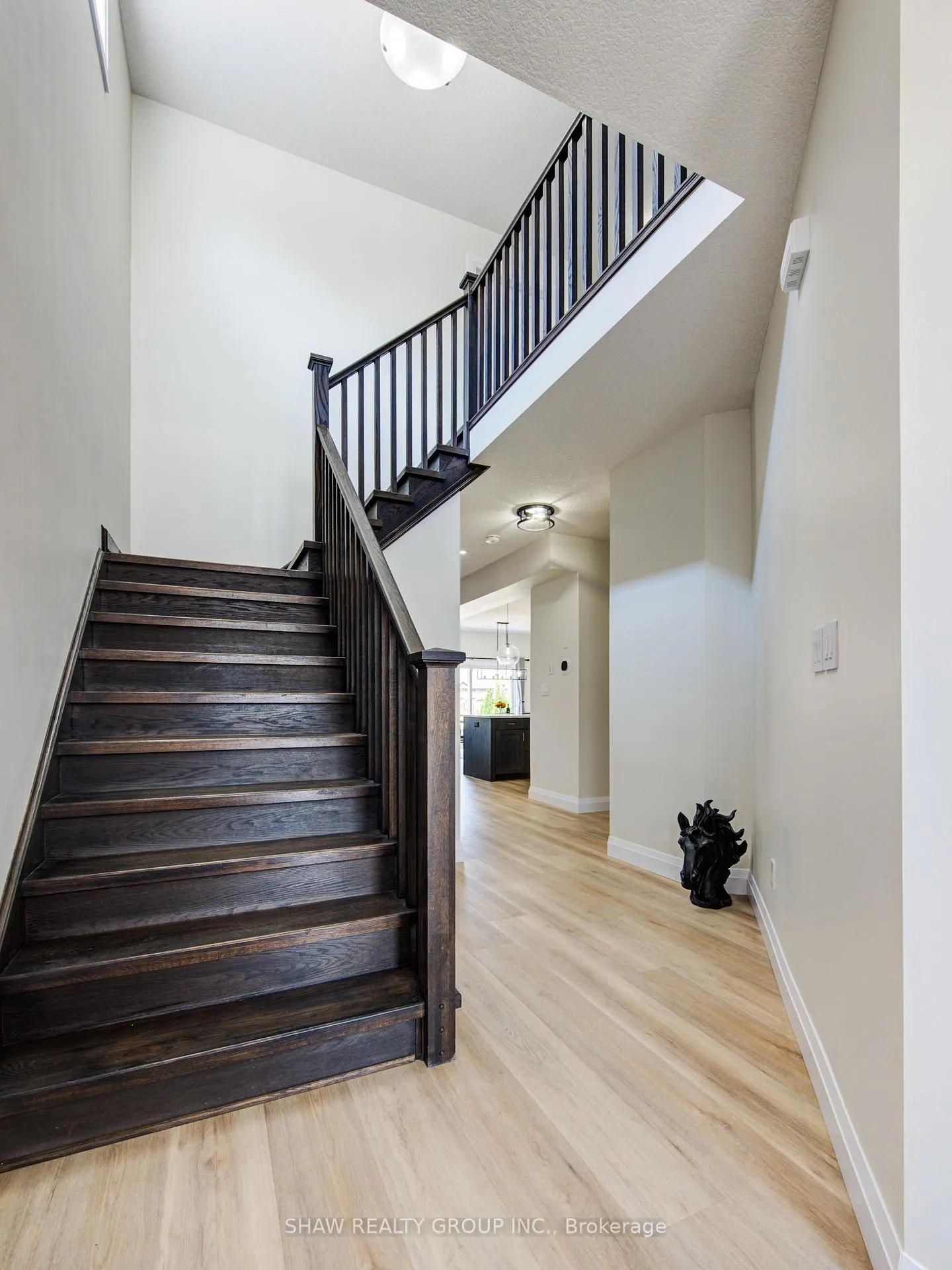 Photo 5 of 32 Arlington Parkway, Brant, Paris — HOMEH