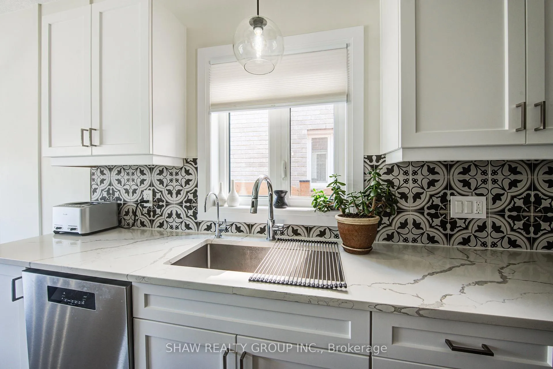Photo 16 of 32 Arlington Parkway, Brant, Paris — HOMEH