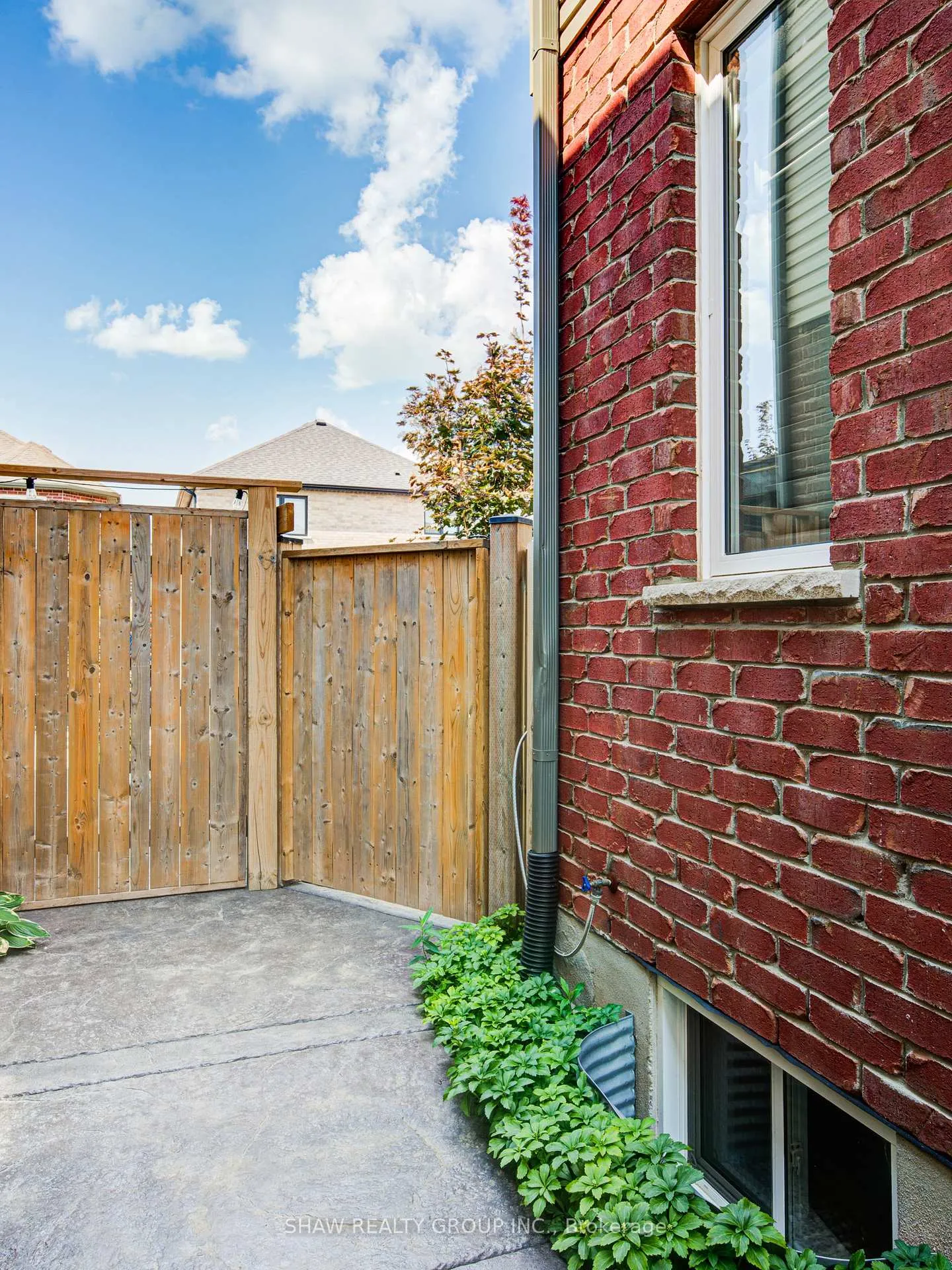 Photo 34 of 32 Arlington Parkway, Brant, Paris — HOMEH