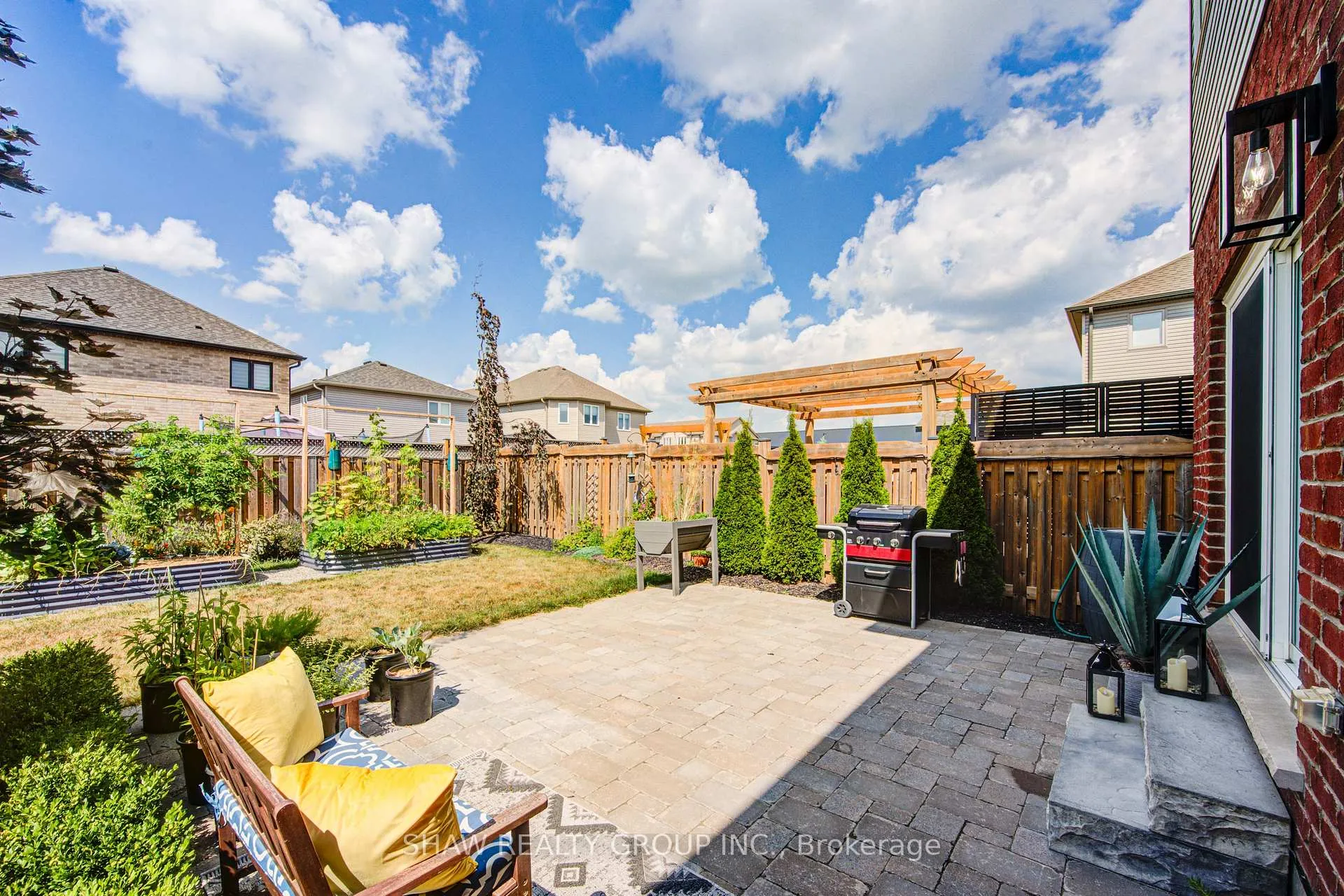 Photo 36 of 32 Arlington Parkway, Brant, Paris — HOMEH