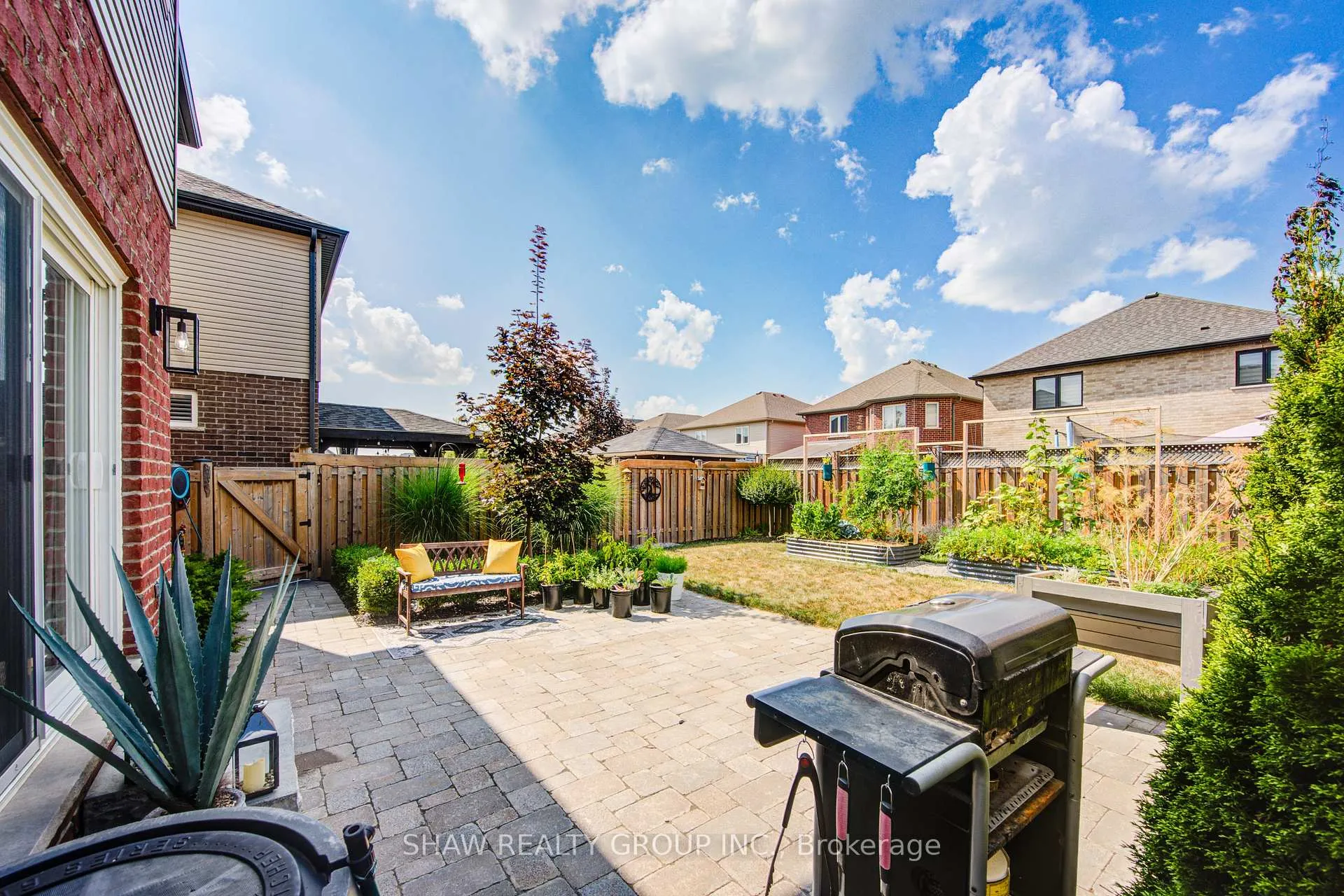 Photo 41 of 32 Arlington Parkway, Brant, Paris — HOMEH