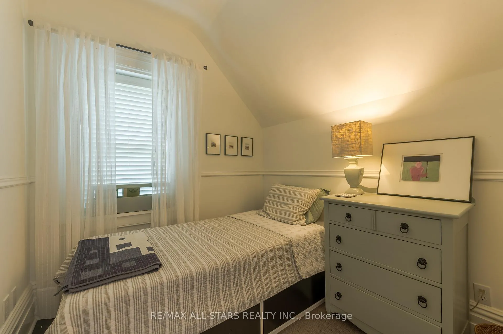 Photo 38 of 98 King Street E, Cavan Monaghan, Millbrook Village — HOMEH