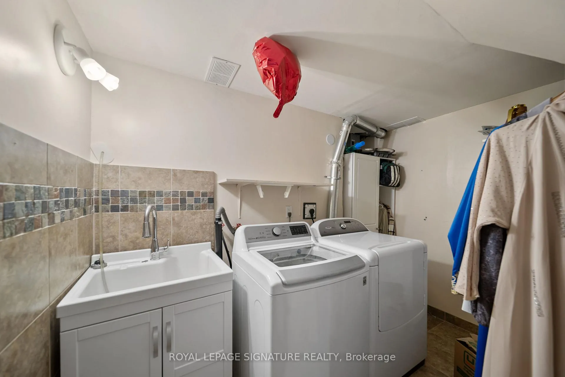 Photo 28 of 40 Queenslea Drive, Hamilton, Quinndale — HOMEH