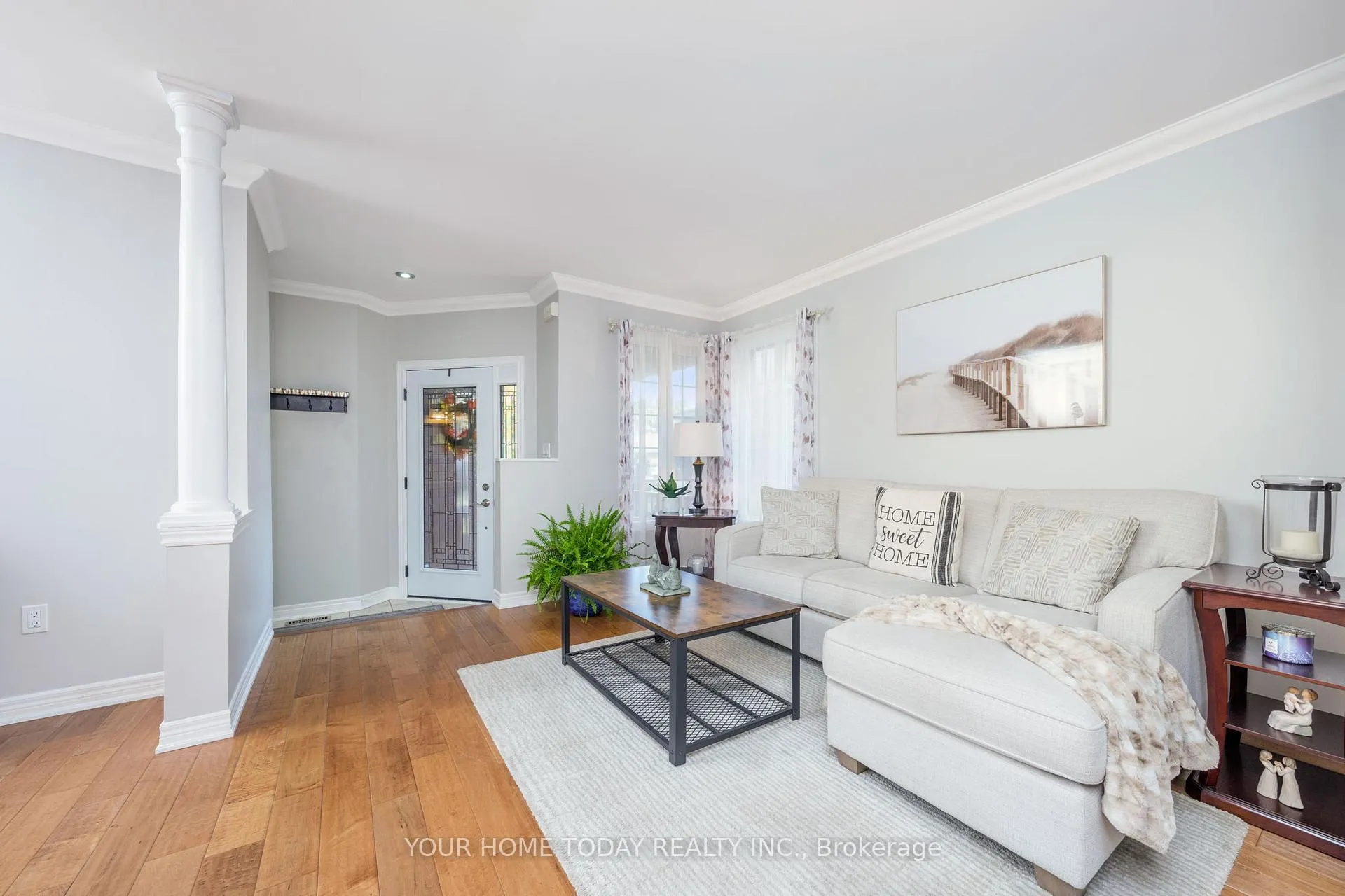 Photo 4 of 12 Russell Street, Halton Hills, Georgetown — HOMEH