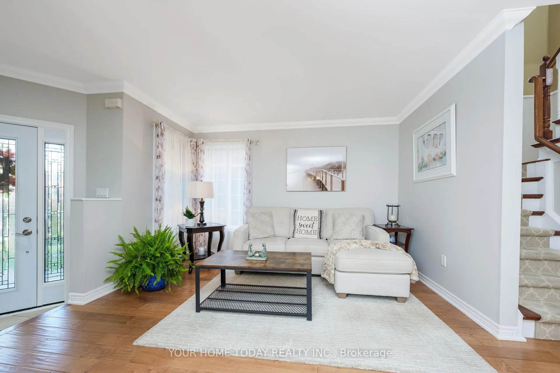 Photo 5 of 12 Russell Street, Halton Hills, Georgetown — HOMEH